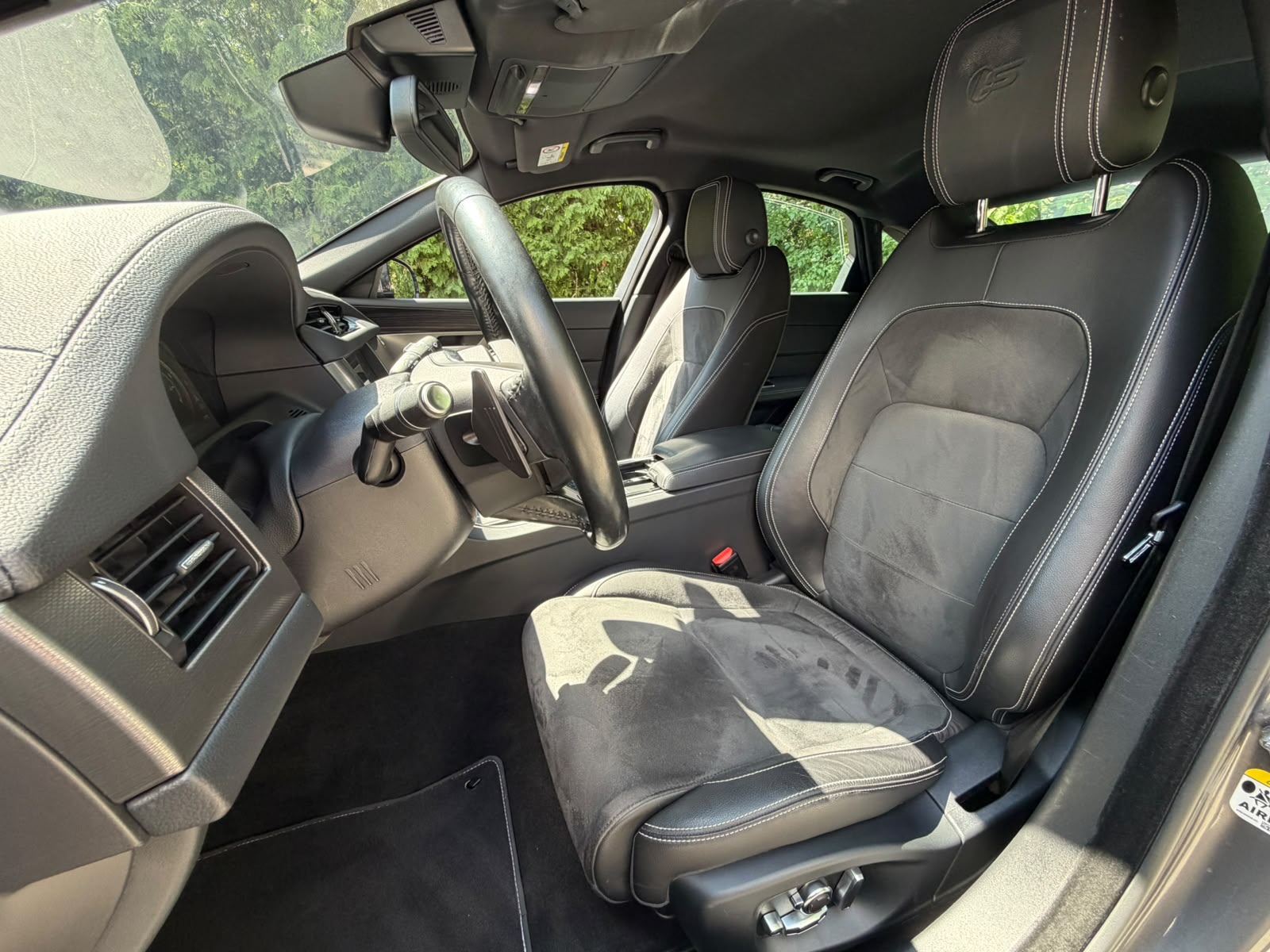 JAGUAR XF S AWD-image-9