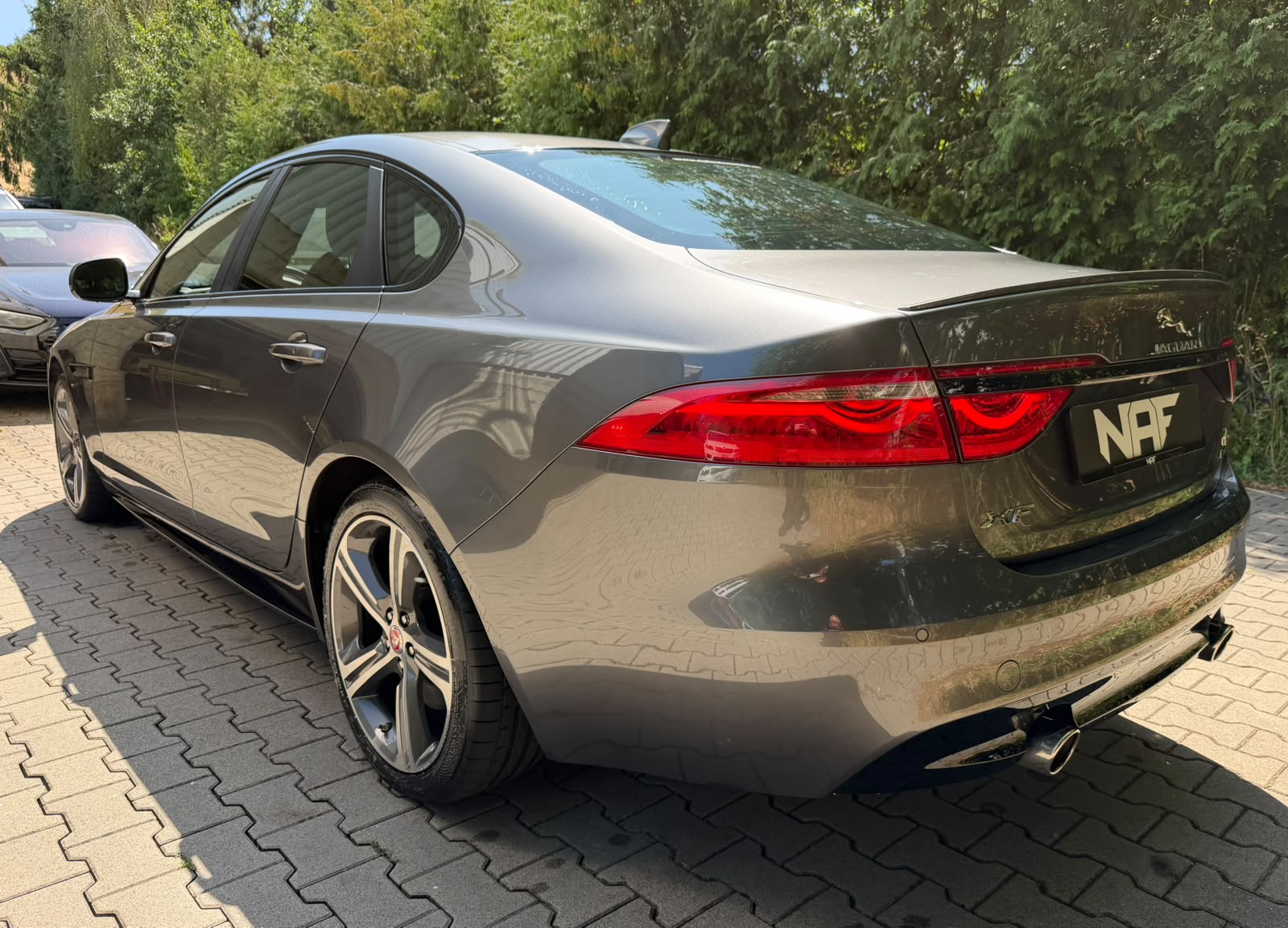 JAGUAR XF S AWD-image-2