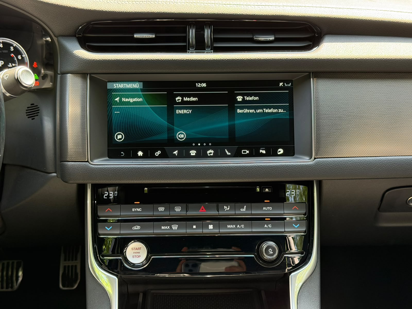 JAGUAR XF S AWD-image-24