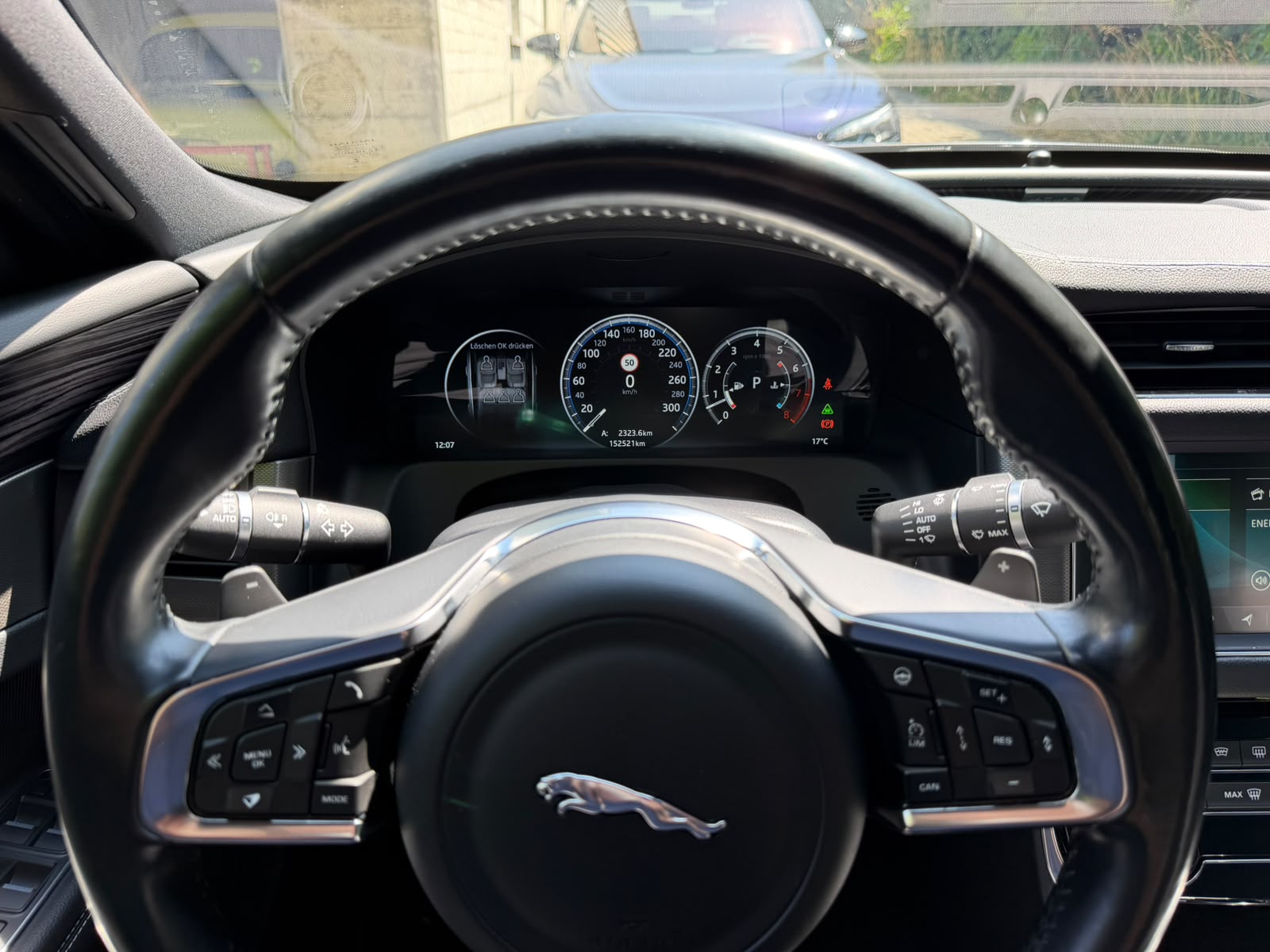 JAGUAR XF S AWD-image-27