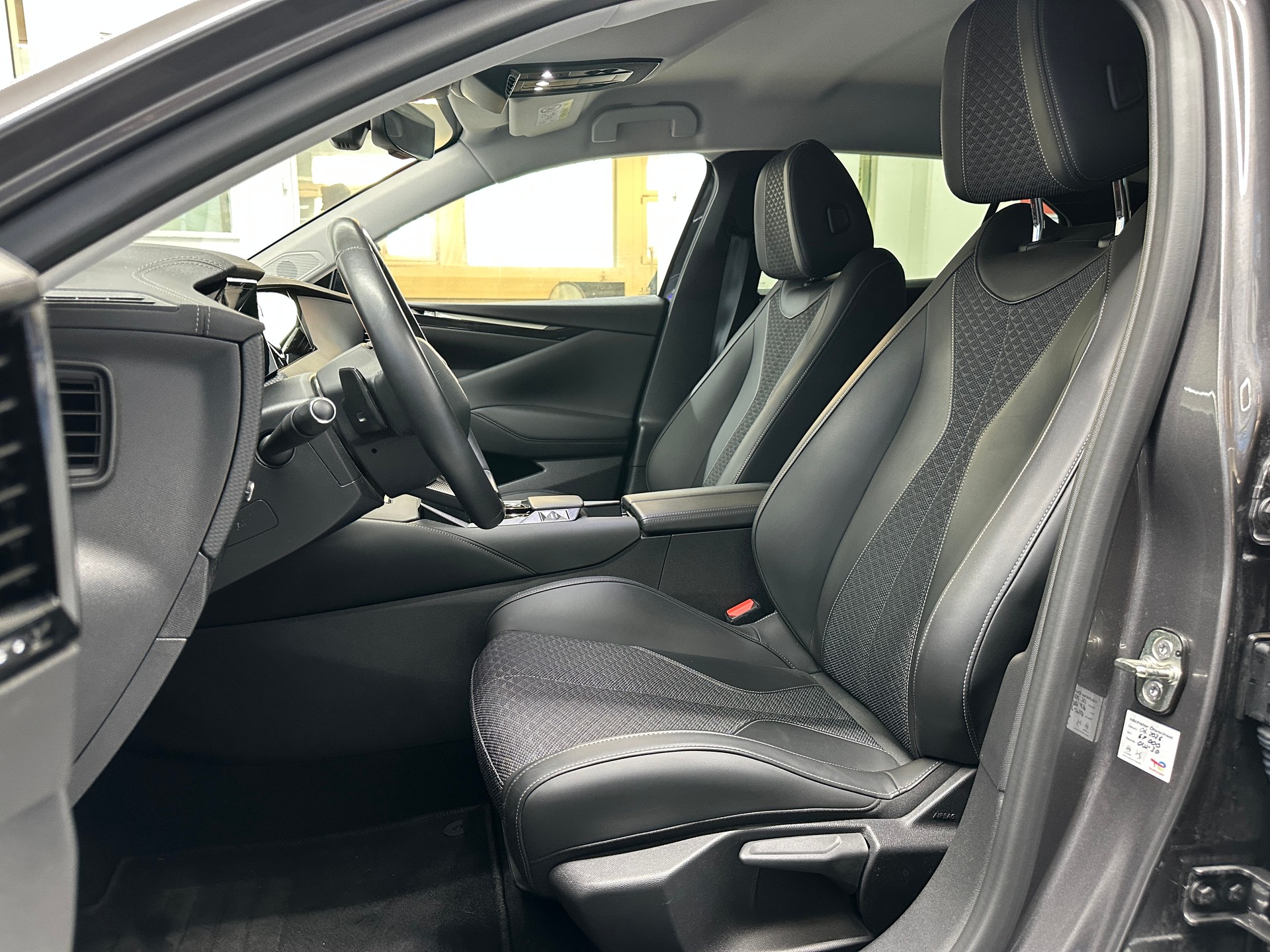 DS AUTOMOBILES DS 4 1.6 E-Tense Trocadero-image-7