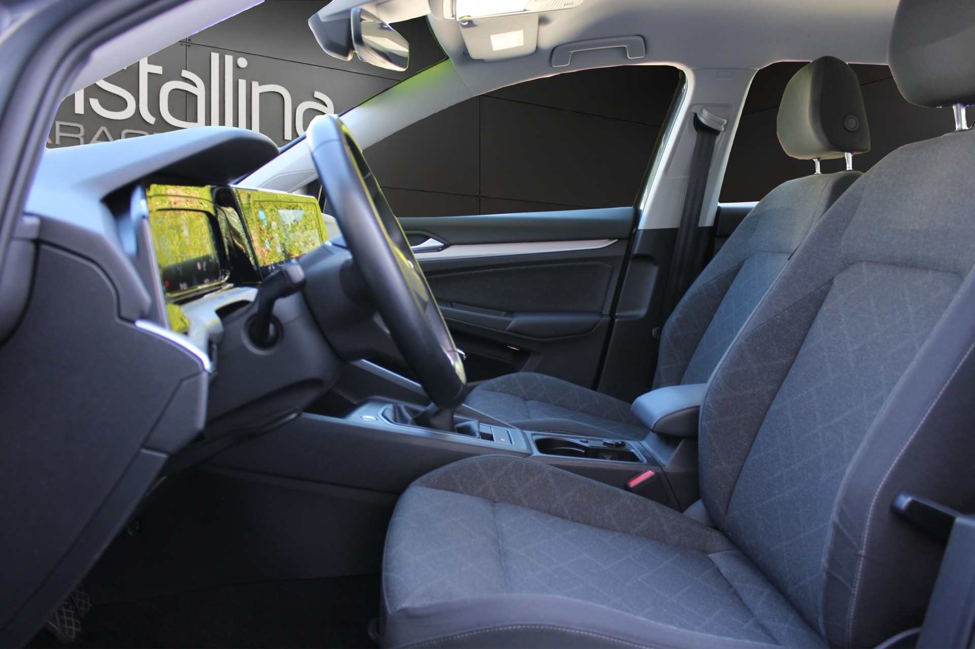 VW Golf VIII Variant 1.5 TSI Life-image-6