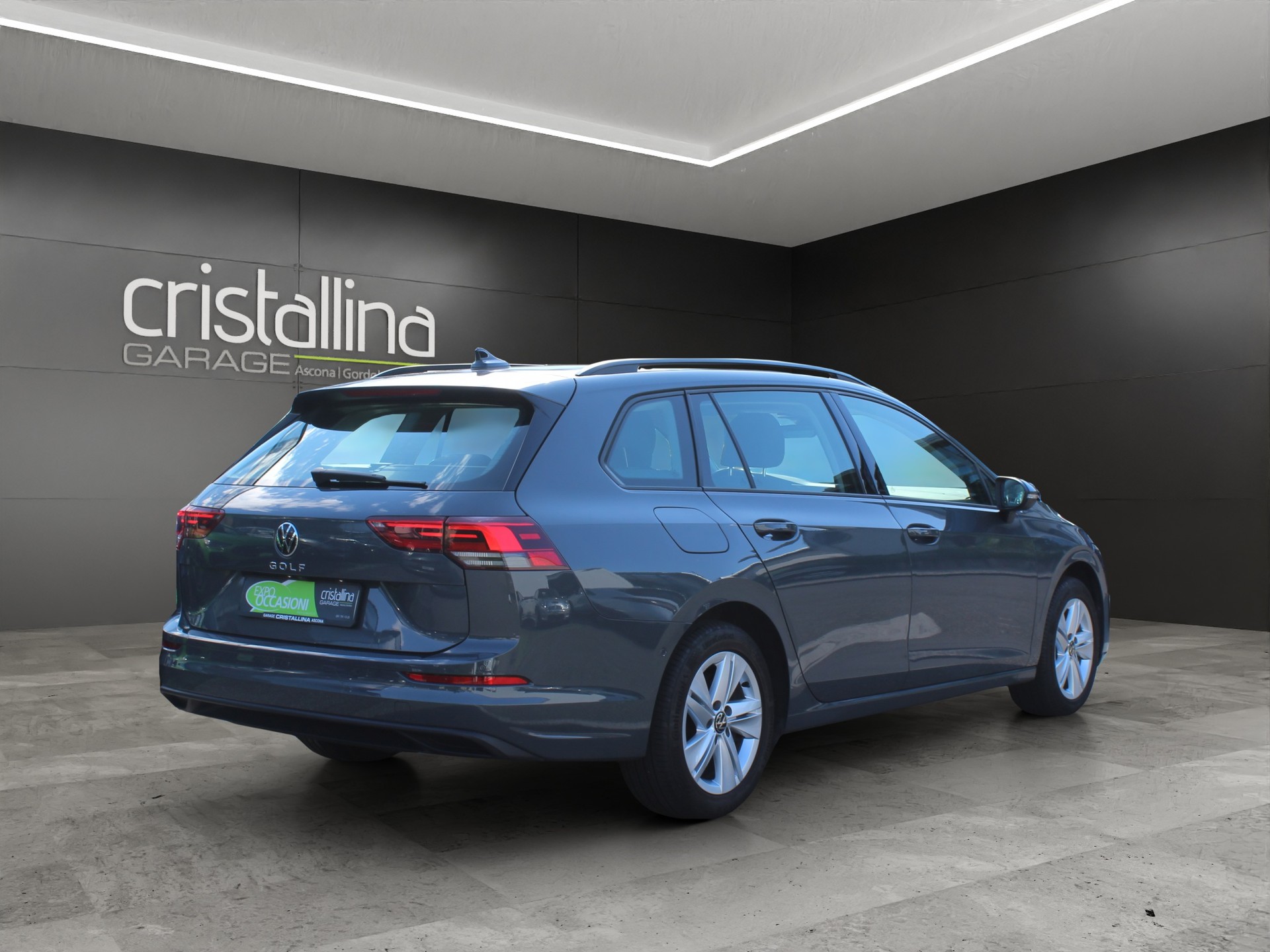 VW Golf VIII Variant 1.5 TSI Life-image-3