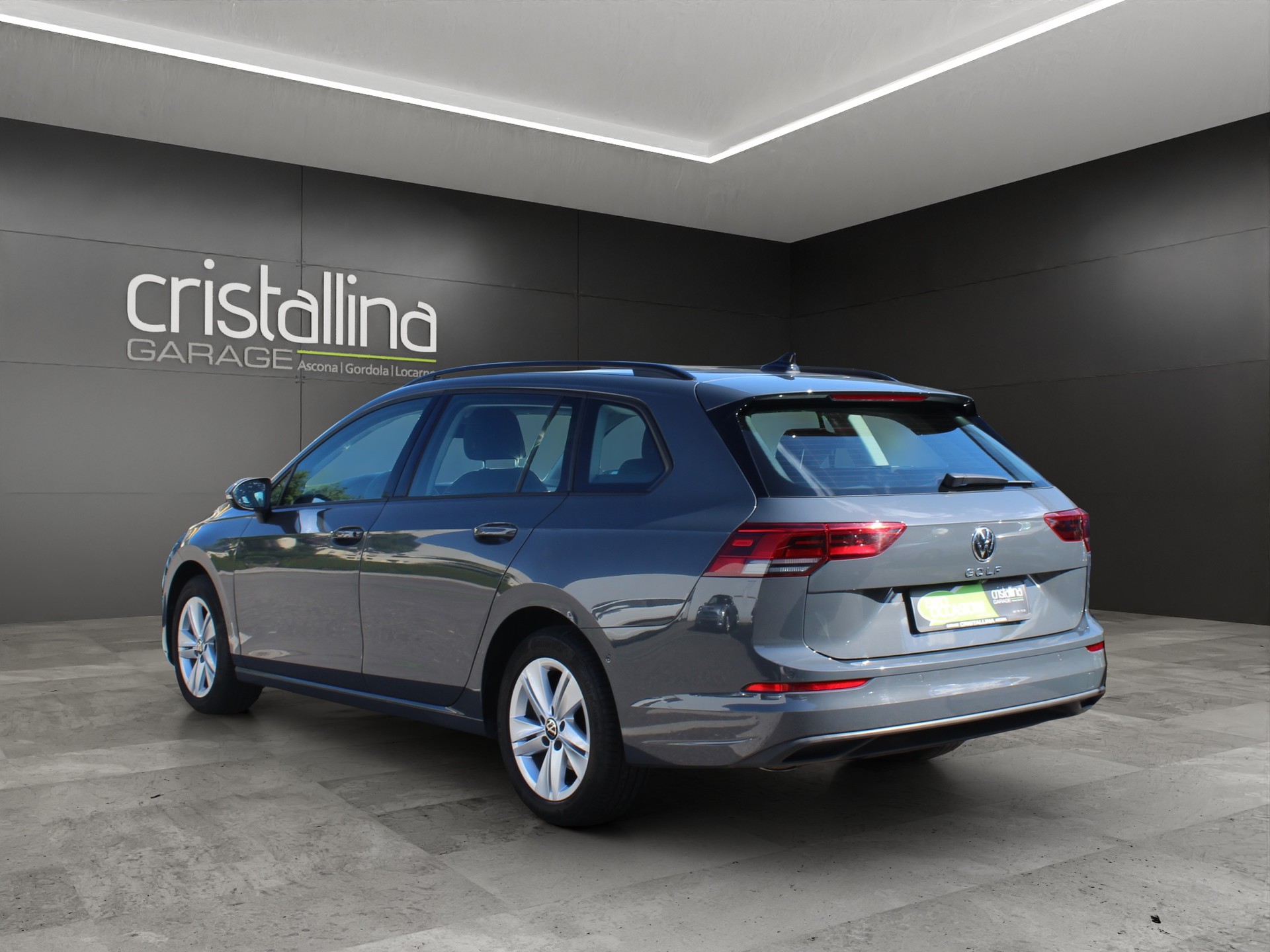 VW Golf VIII Variant 1.5 TSI Life-image-2