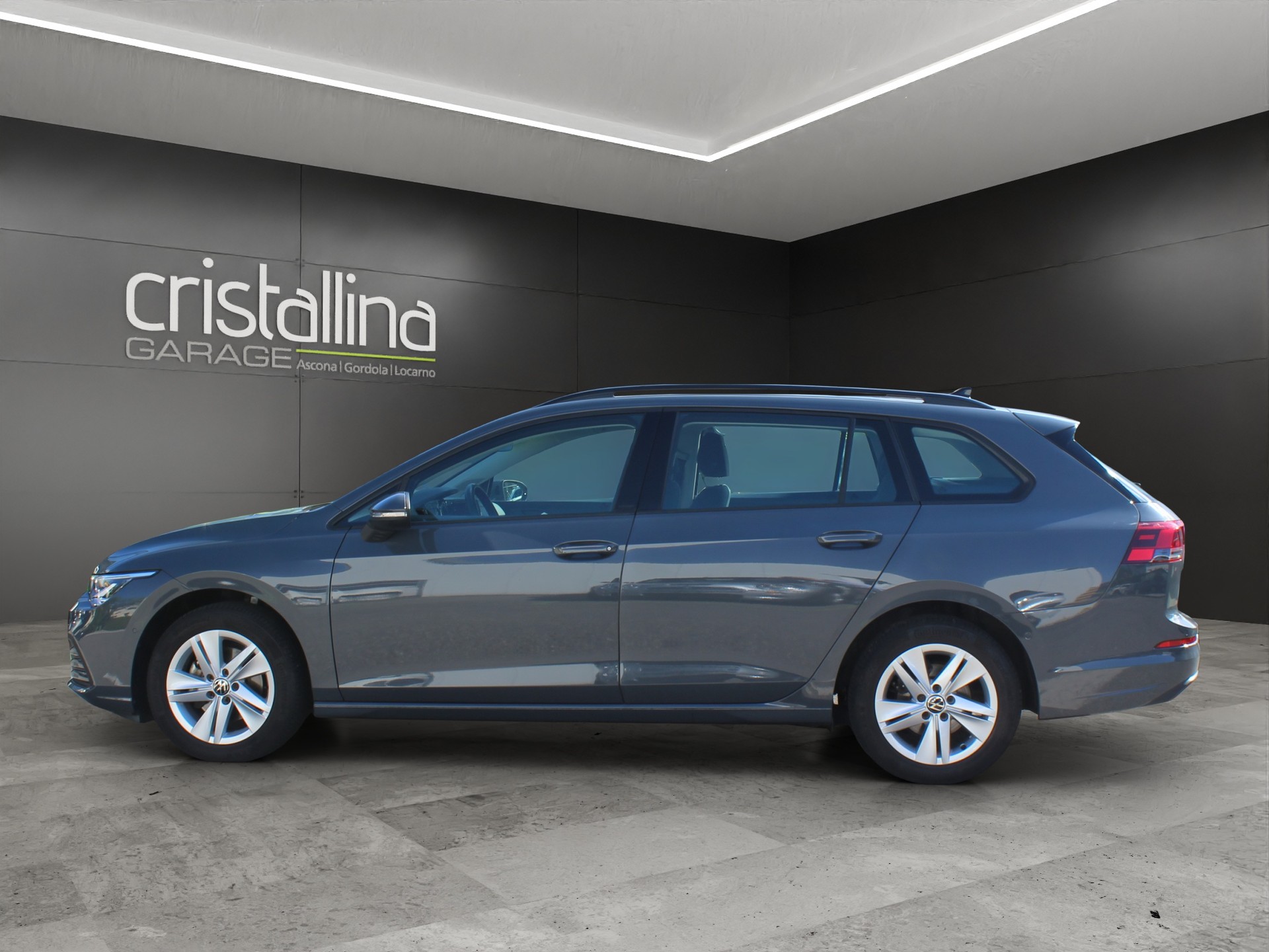 VW Golf VIII Variant 1.5 TSI Life-image-1