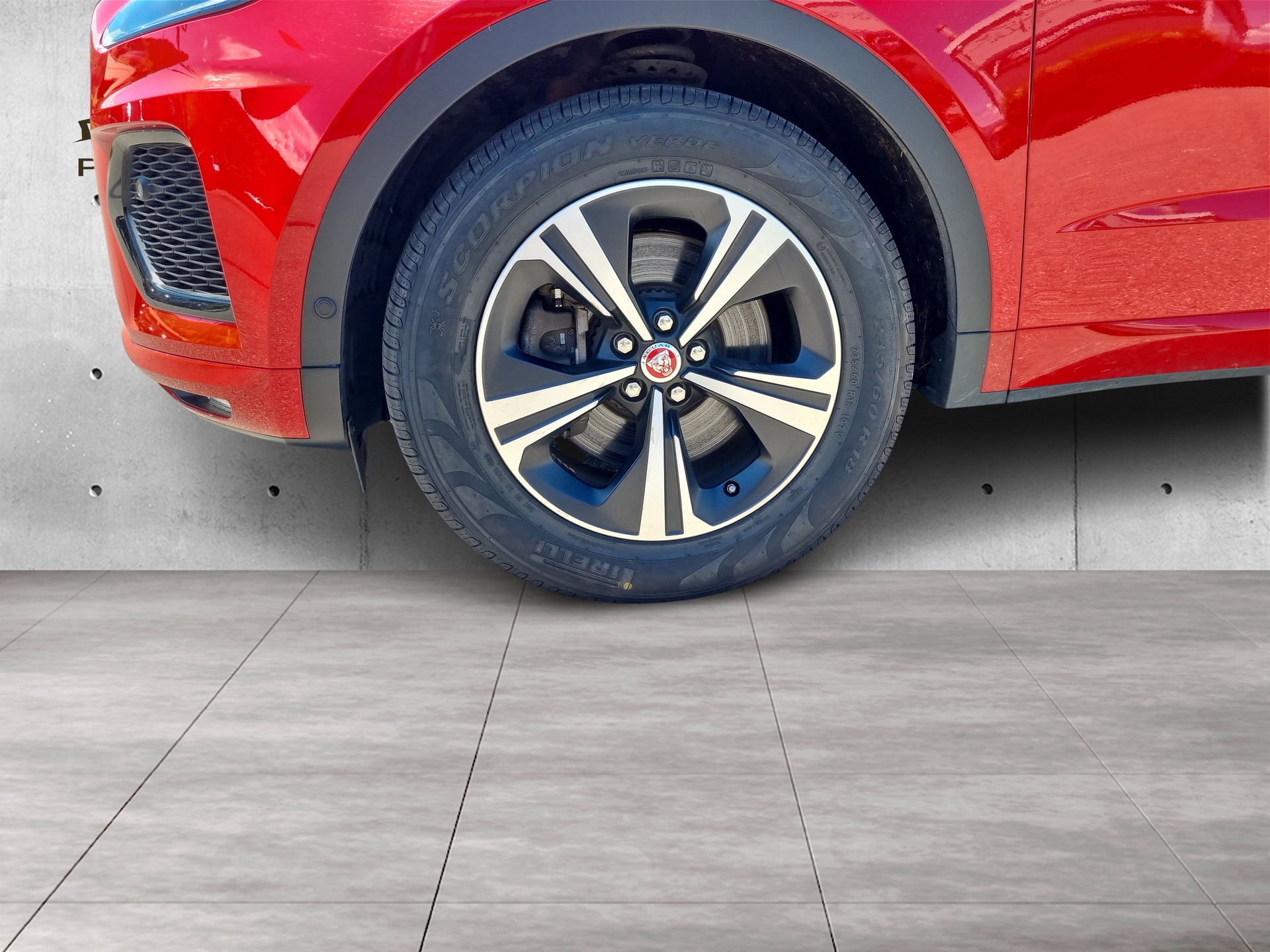 JAGUAR E-Pace 1.5 P300e R-Dynamic AWD HSE-image-9