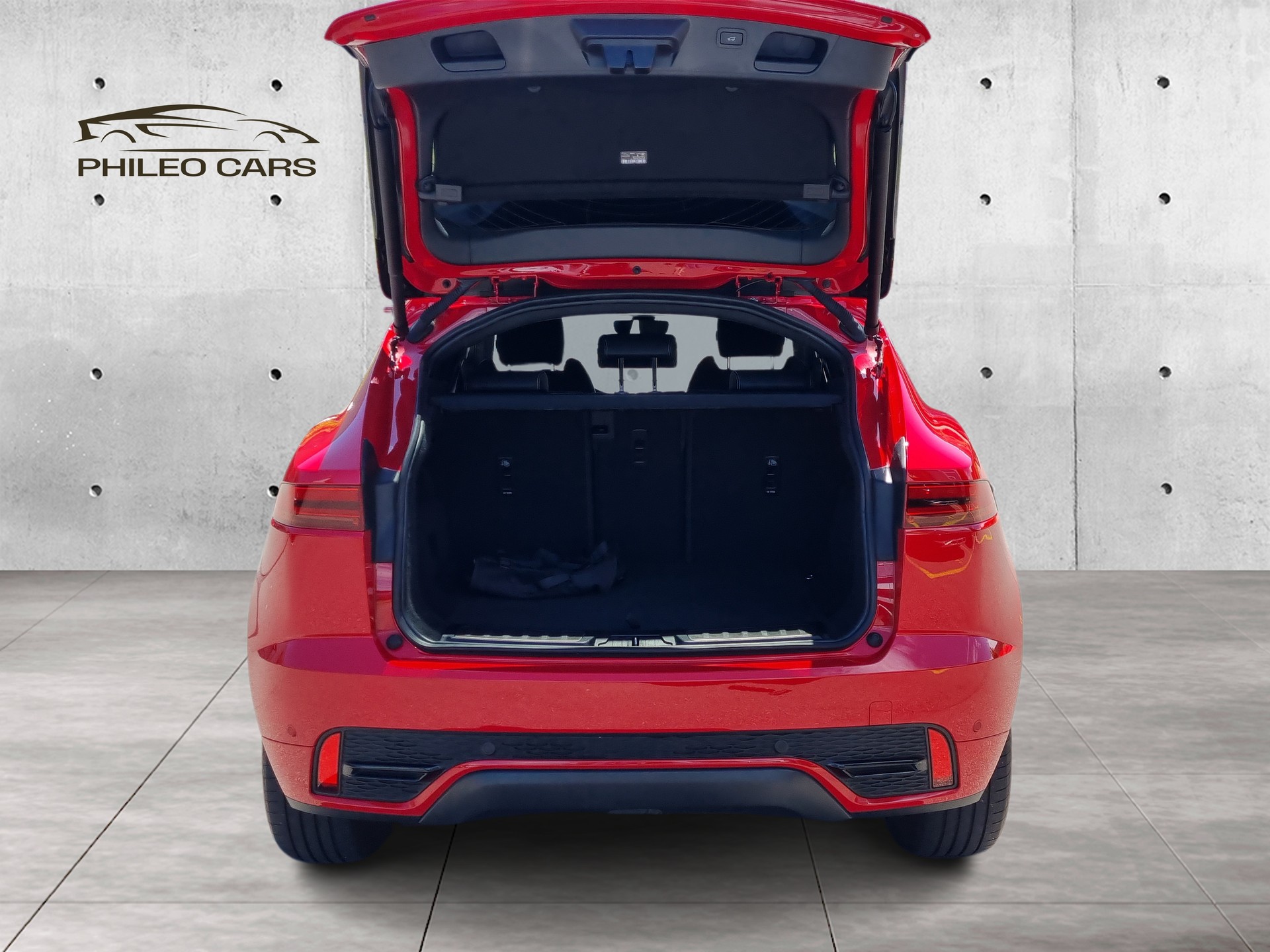 JAGUAR E-Pace 1.5 P300e R-Dynamic AWD HSE-image-8