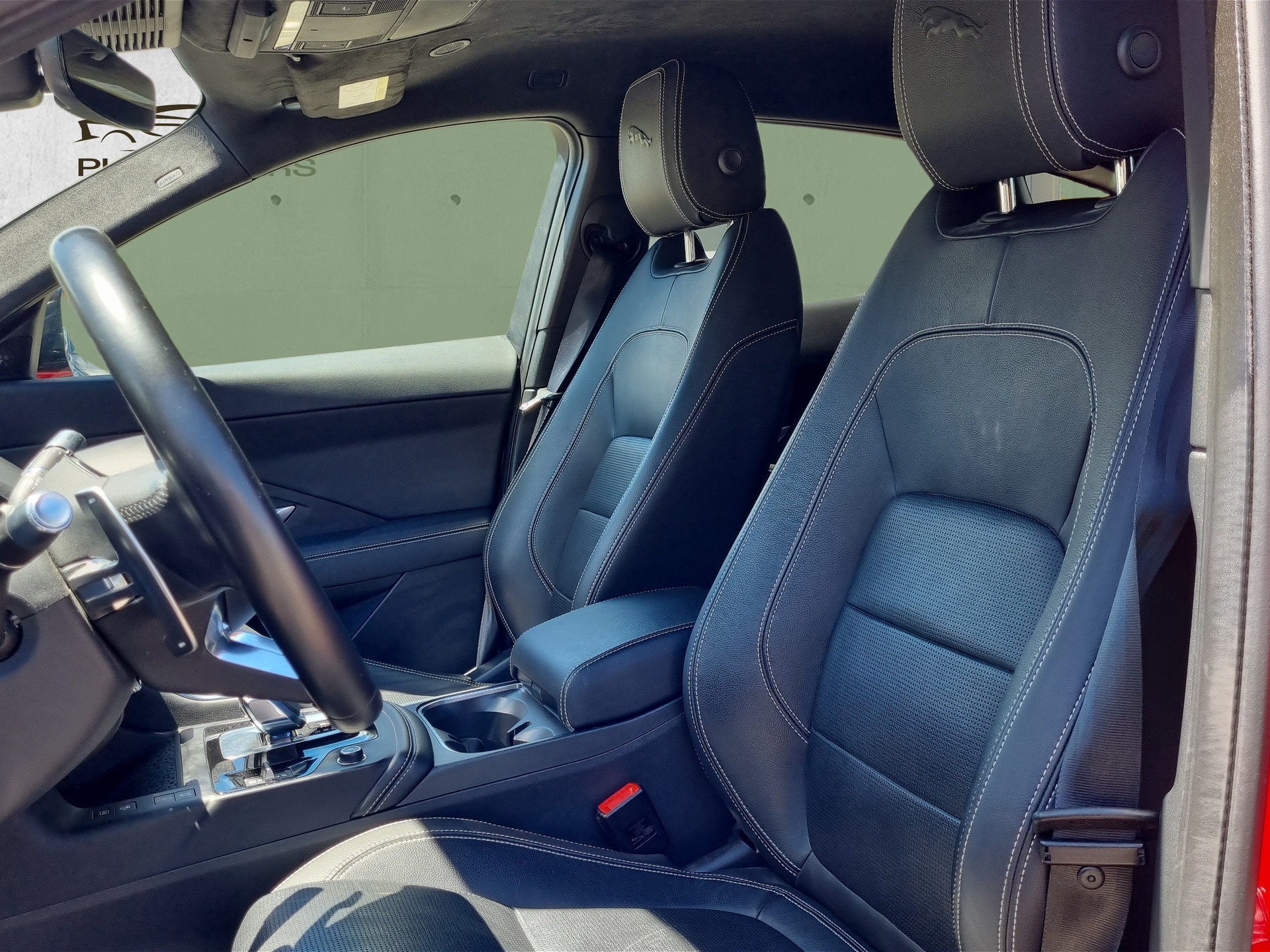 JAGUAR E-Pace 1.5 P300e R-Dynamic AWD HSE-image-11