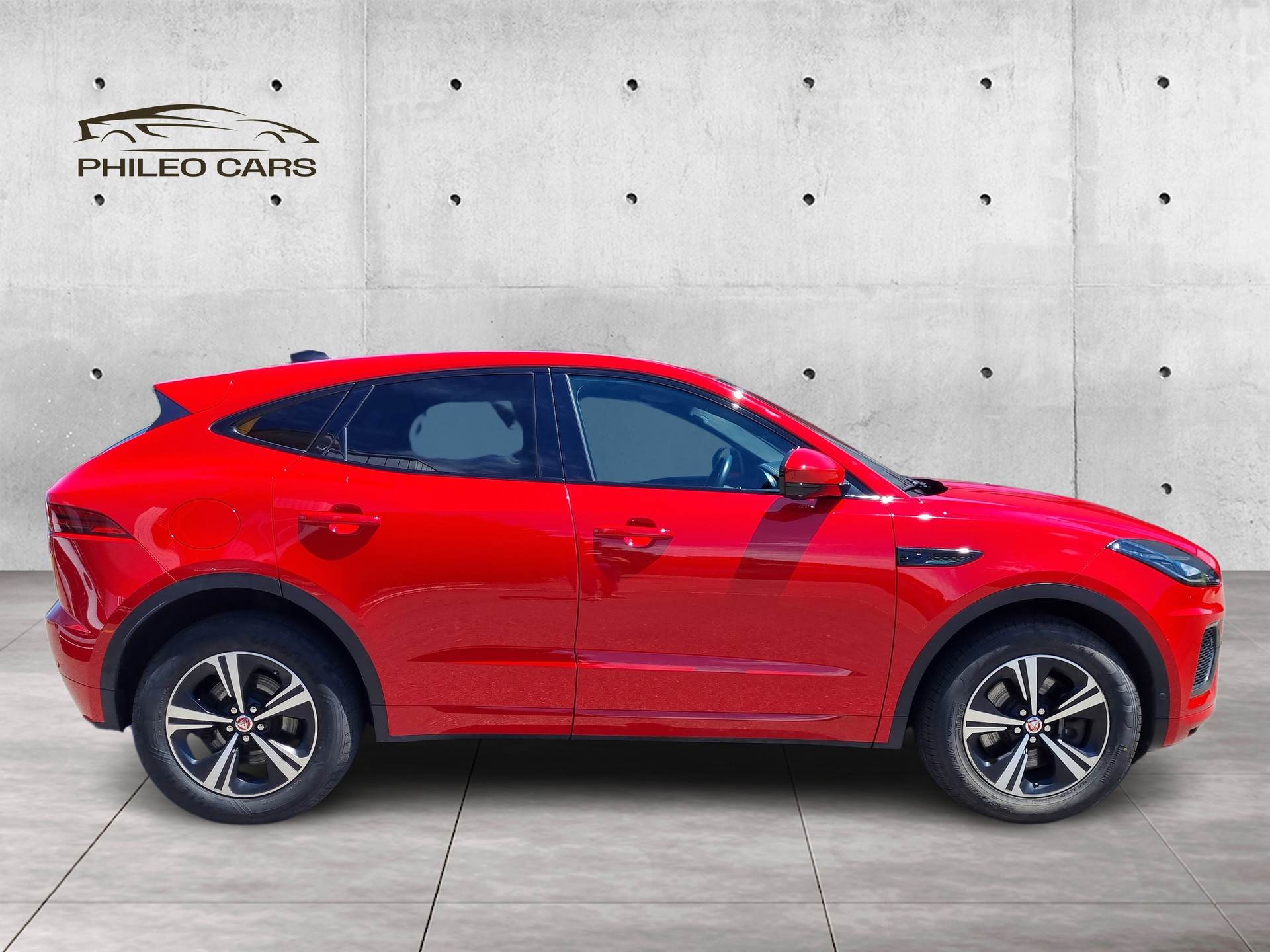 JAGUAR E-Pace 1.5 P300e R-Dynamic AWD HSE-image-4