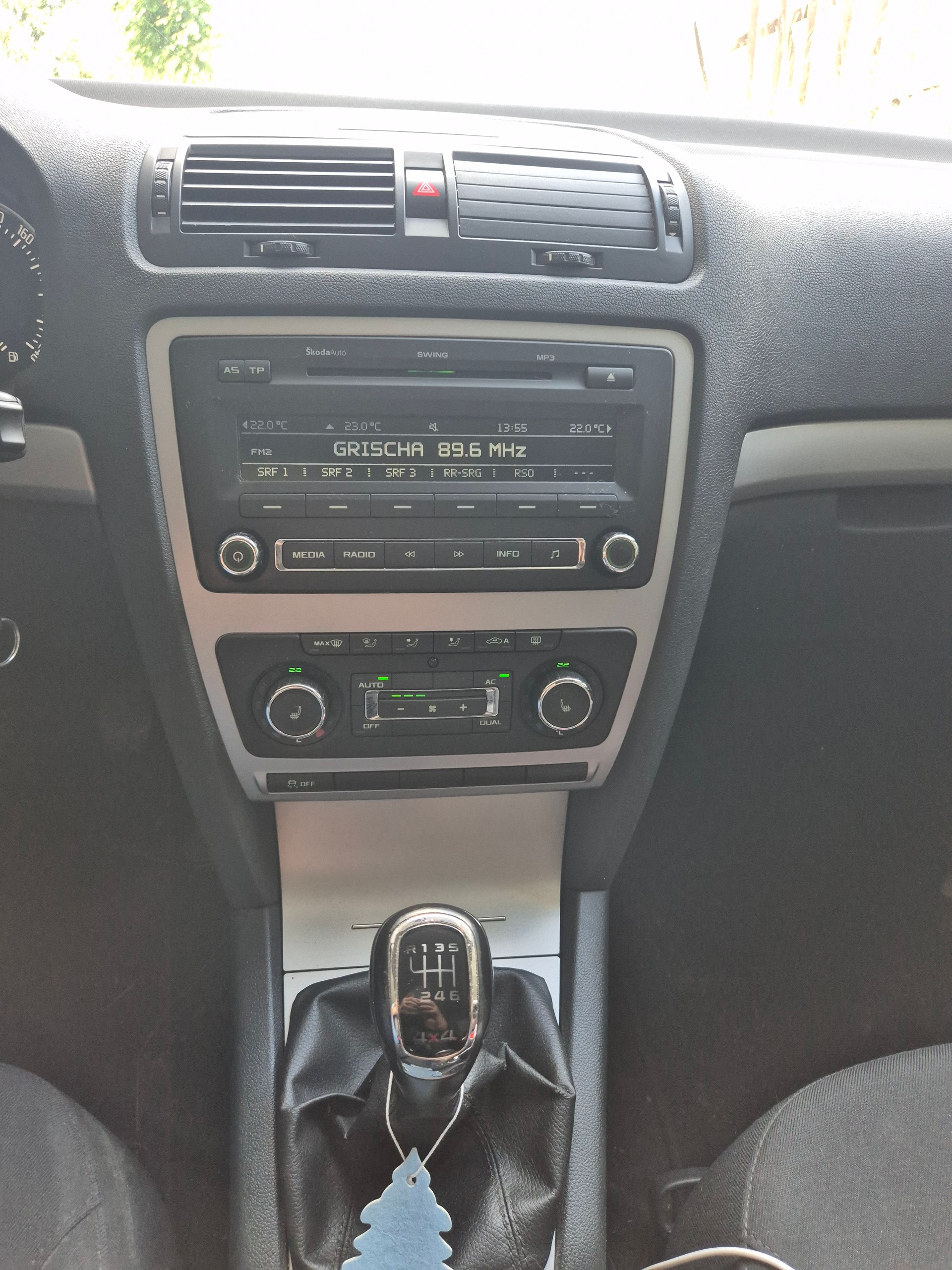 SKODA 2.0 TDI Twenty20 4x4-image-4