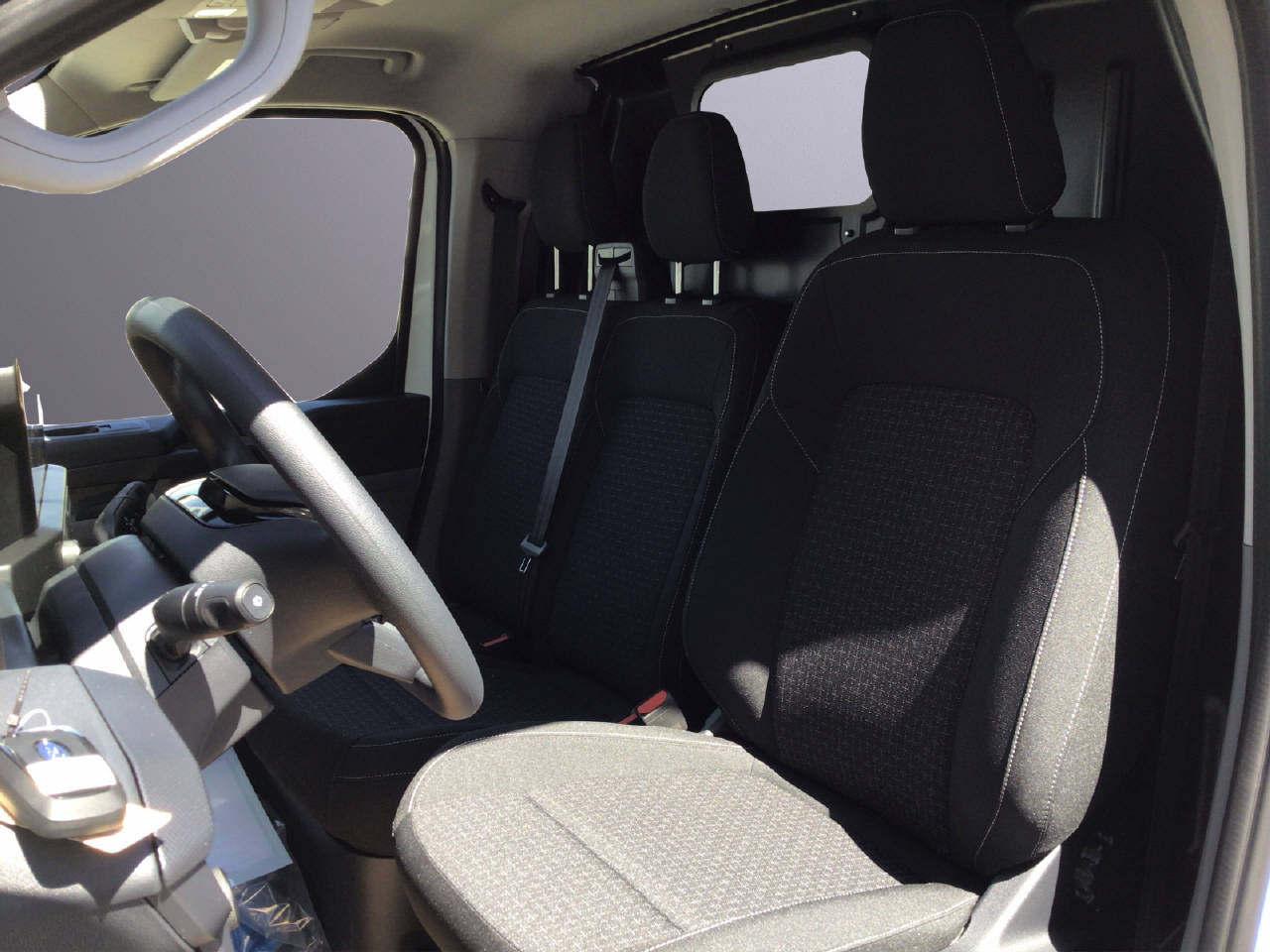 FORD Transit Custom Van 320 L1 2.5 PVEV 233 PS Trend PHEV-image-4