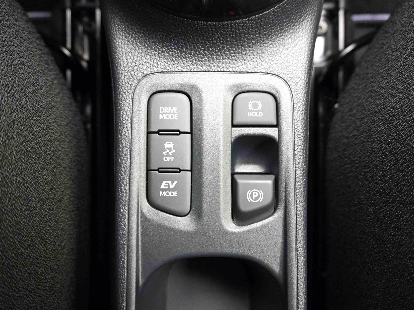 TOYOTA Aygo X 1.5 VVT-i HSD Style-image-17