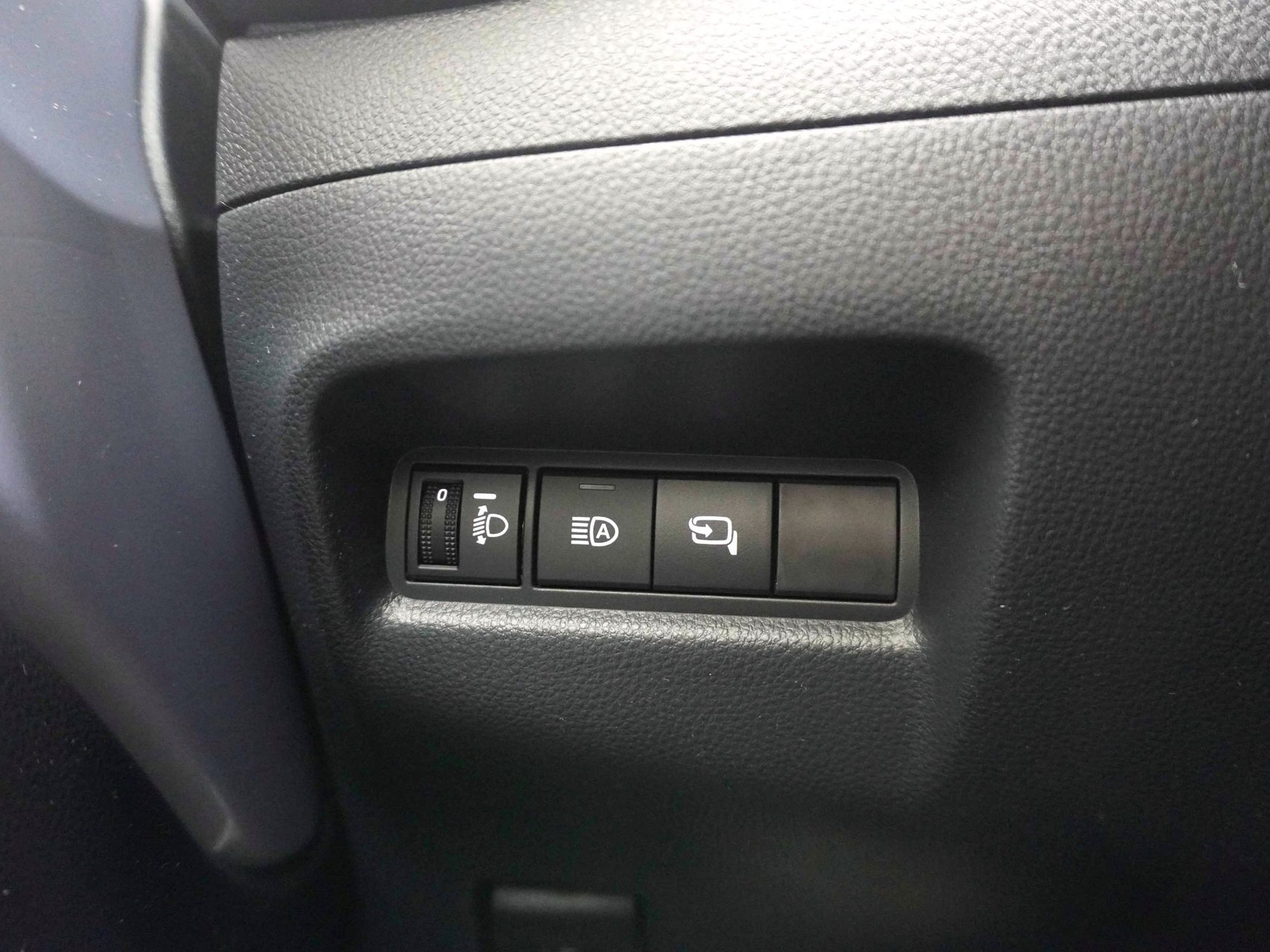 TOYOTA Aygo X 1.5 VVT-i HSD Style-image-16