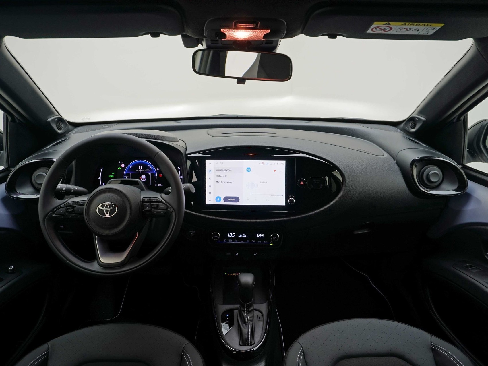 TOYOTA Aygo X 1.5 VVT-i HSD Style-image-10