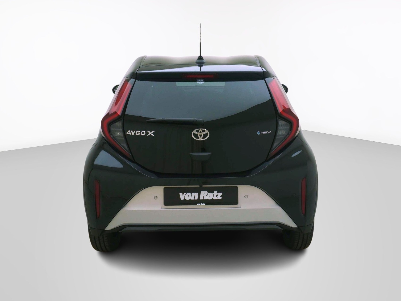TOYOTA Aygo X 1.5 VVT-i HSD Style-image-2