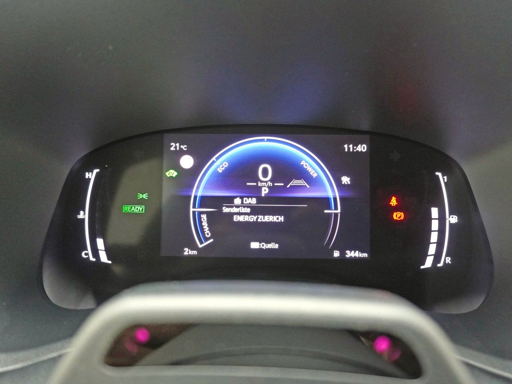 TOYOTA Aygo X 1.5 VVT-i HSD Style-image-11
