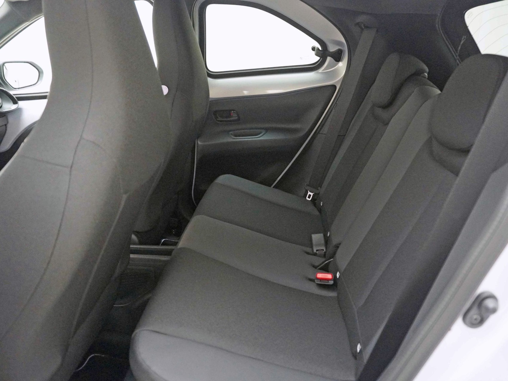TOYOTA Aygo X 1.5 VVT-i HSD Style-image-19