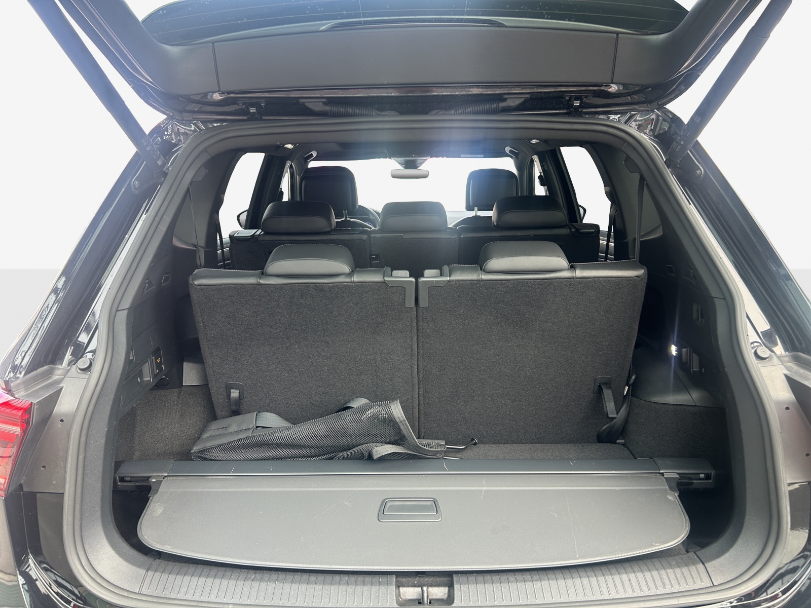 VW Tiguan Allspace 2.0TSI R-Line 4Motion DSG-image-12