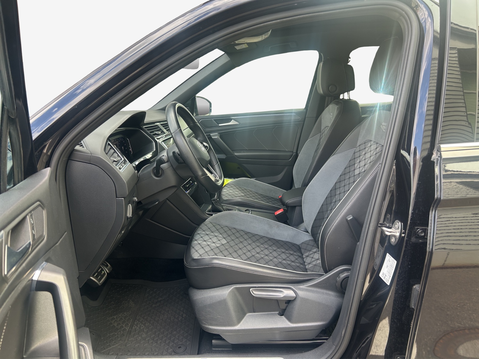 VW Tiguan Allspace 2.0TSI R-Line 4Motion DSG-image-7