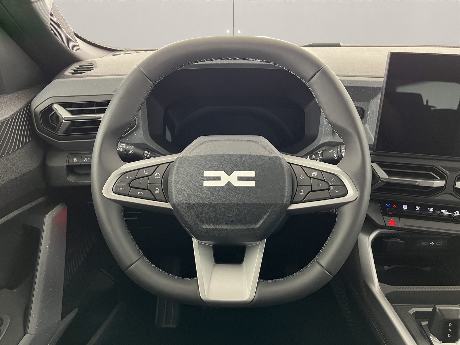 DACIA Bigster 1.2 Hybrid Journey 4WD-image-9