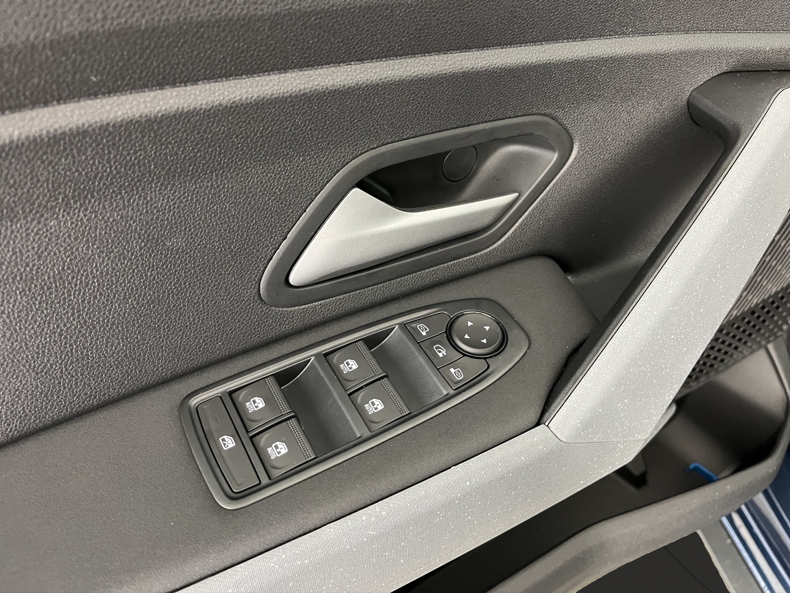 DACIA Bigster 1.2 Hybrid Journey 4WD-image-12