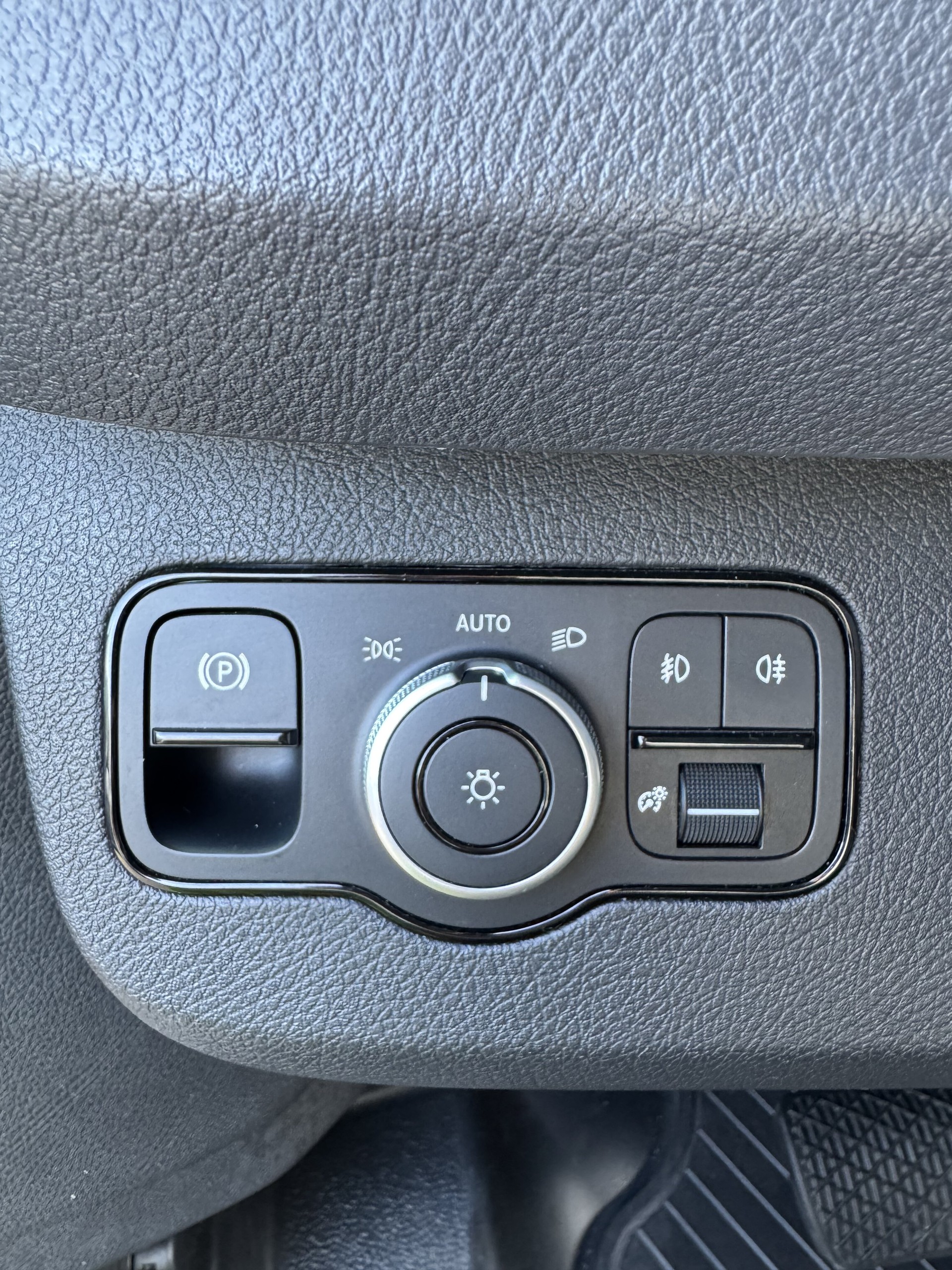 MERCEDES-BENZ 2.0 CDI 190 Pro-image-17