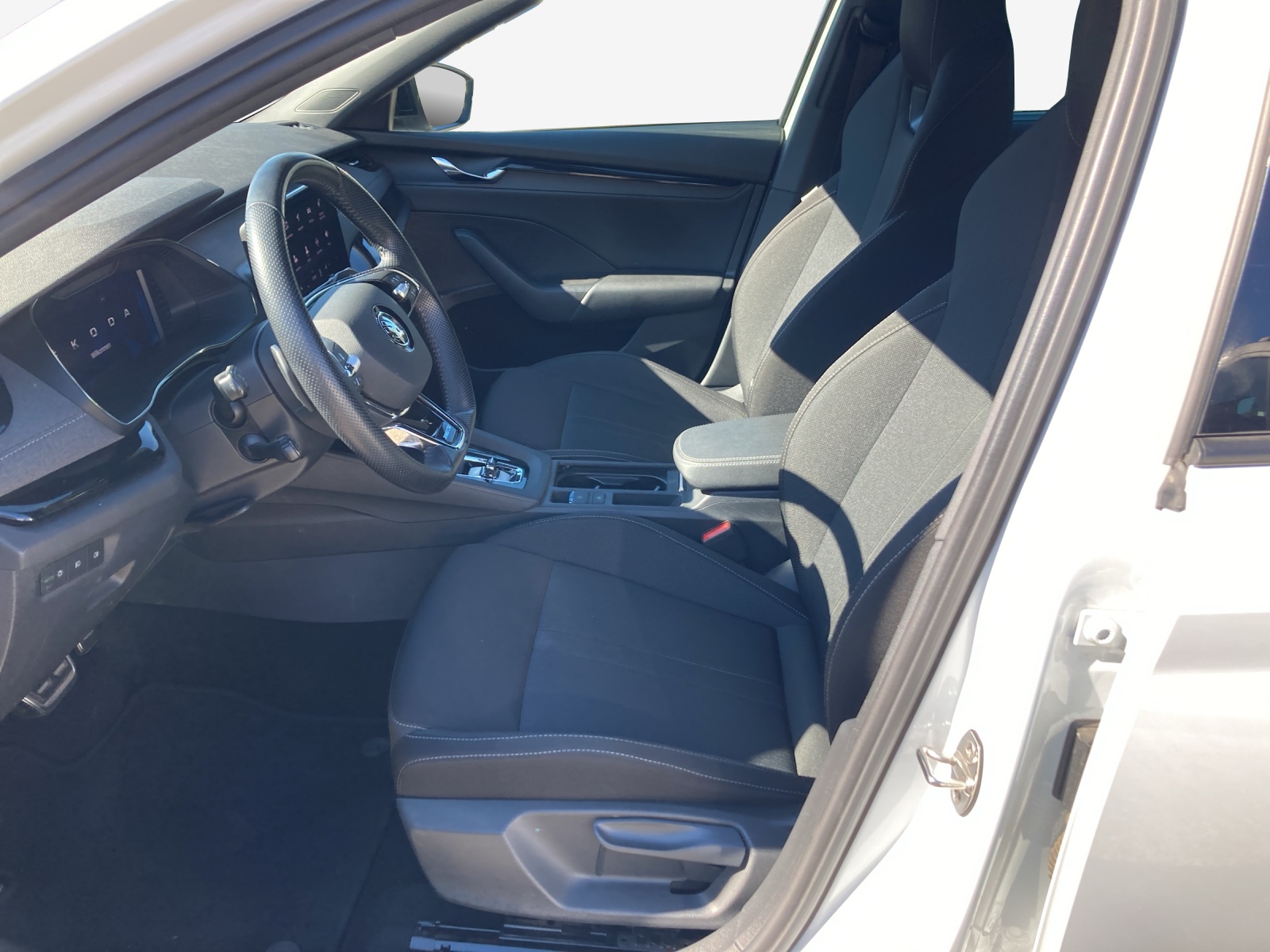 SKODA Octavia Combi 1.4 TSI PHEV DSG SportLine-image-8