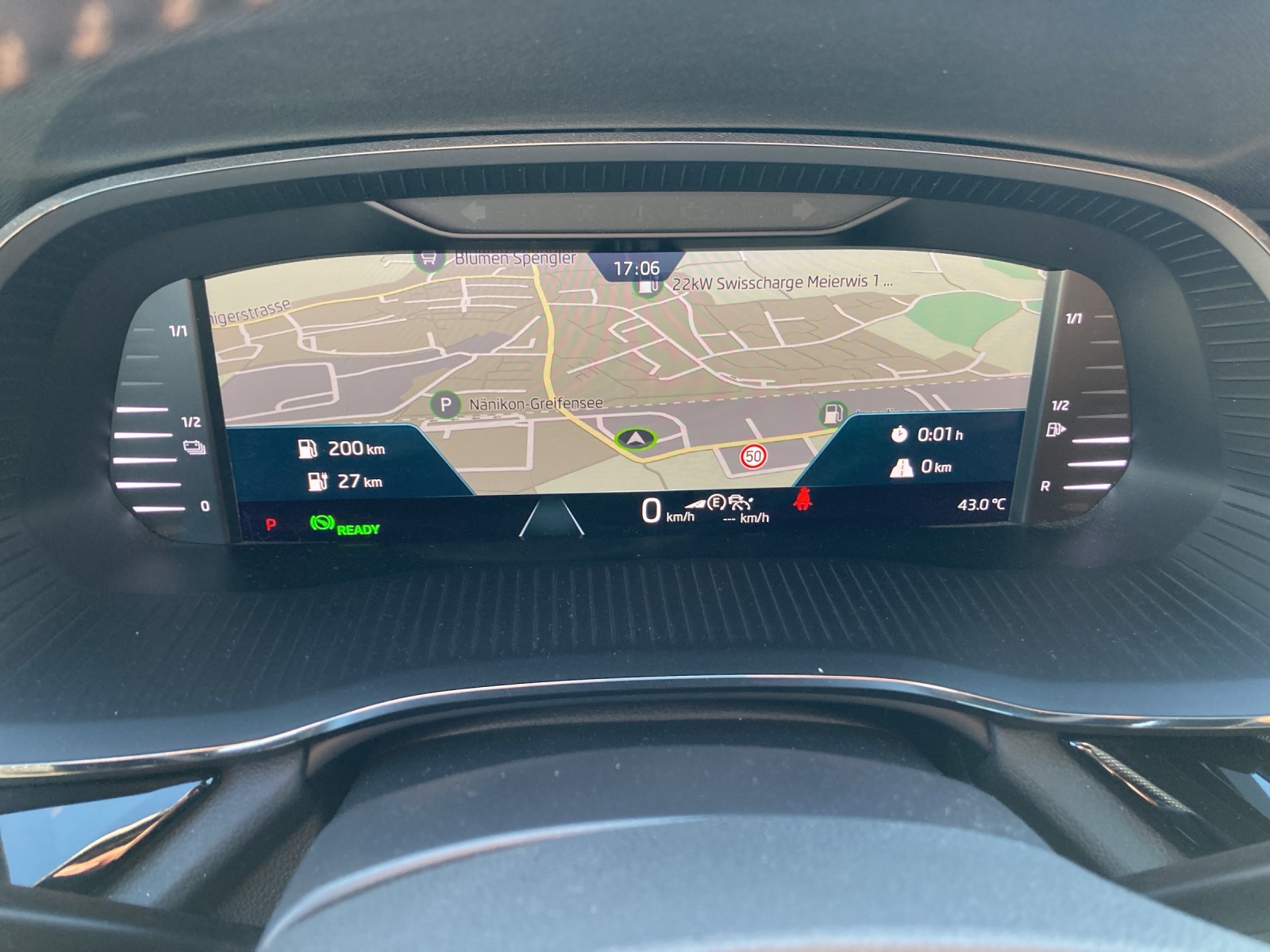 SKODA Octavia Combi 1.4 TSI PHEV DSG SportLine-image-13