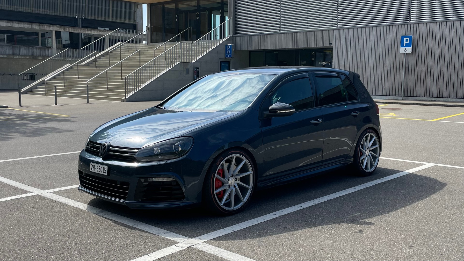 VW 2.0 TSI R 4motion-image-0
