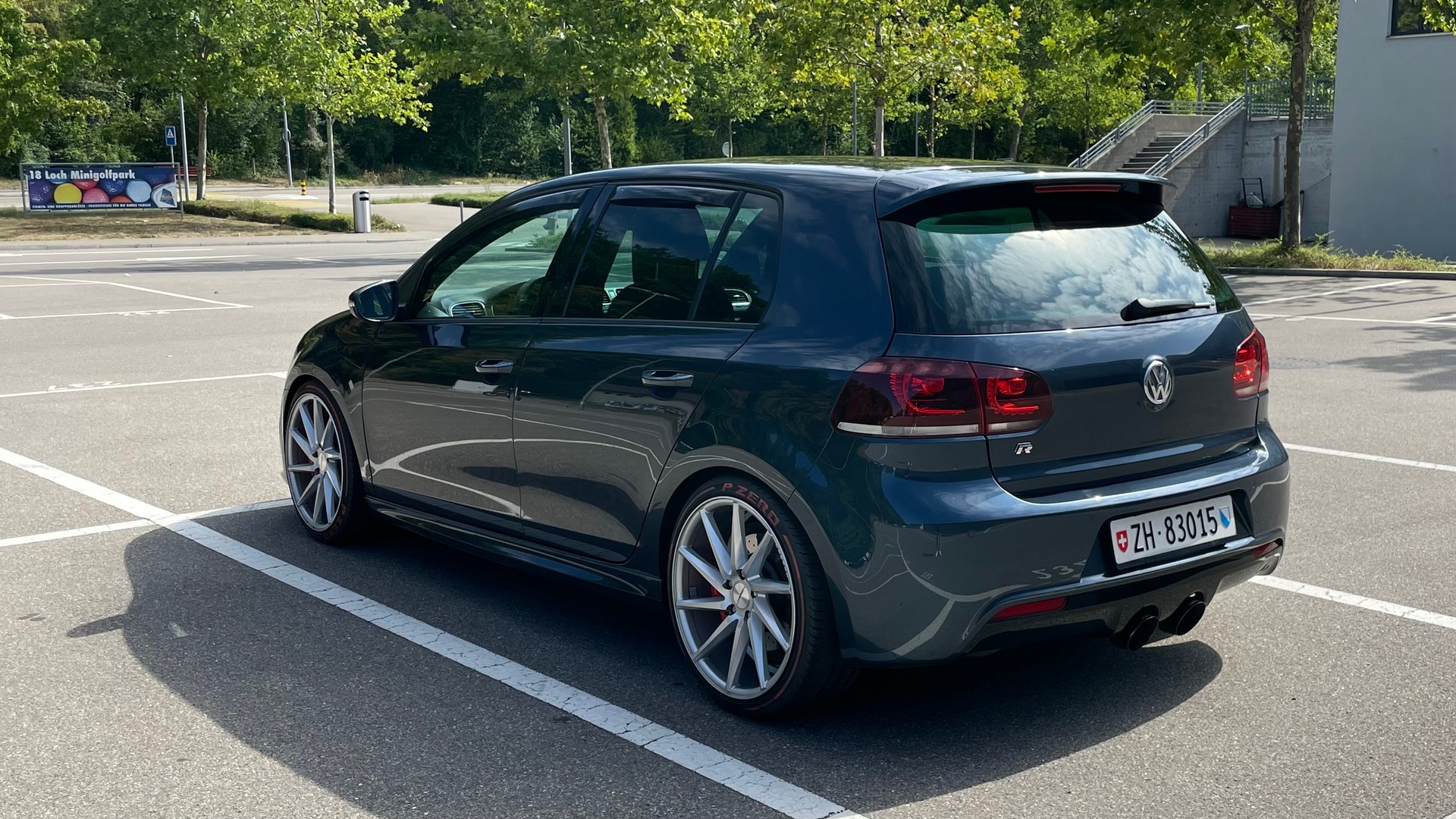 VW 2.0 TSI R 4motion-image-1