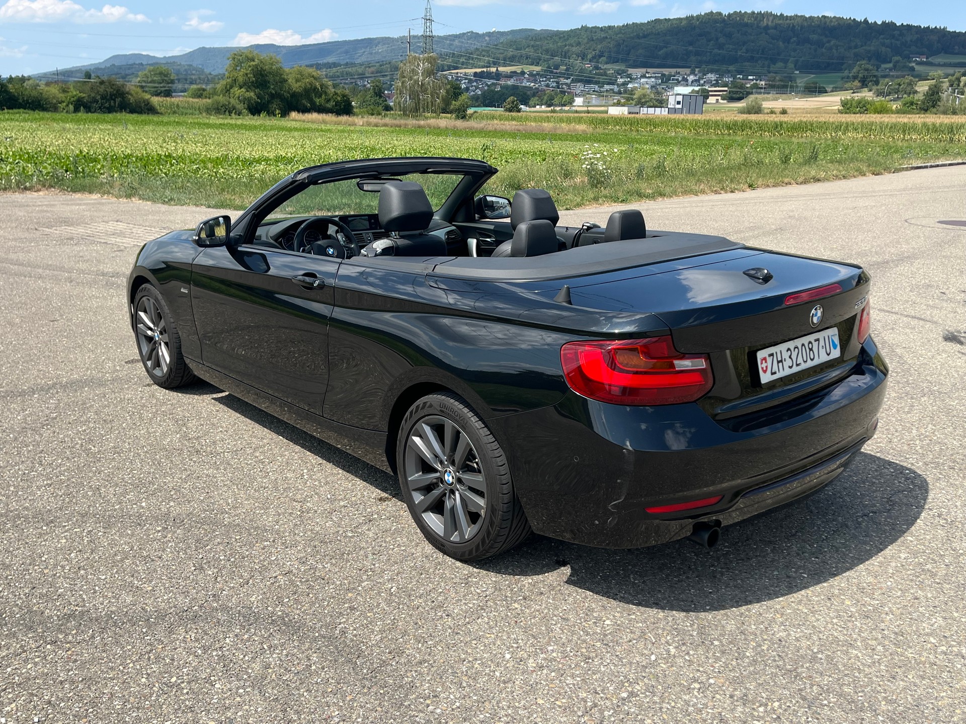 BMW 220i Luxury Line Steptronic-image-3
