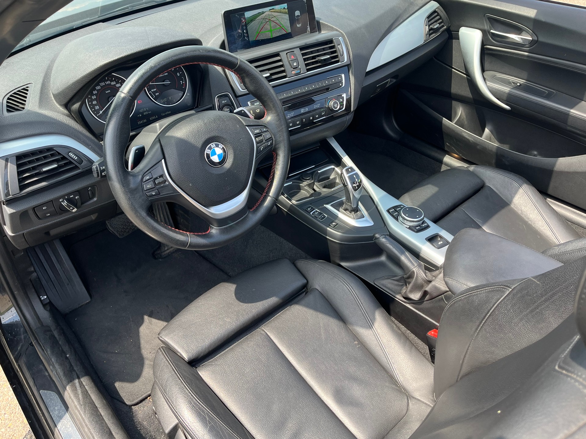 BMW 220i Luxury Line Steptronic-image-9