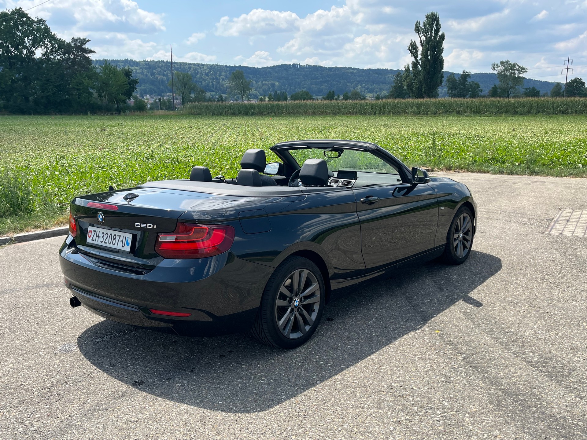 BMW 220i Luxury Line Steptronic-image-4