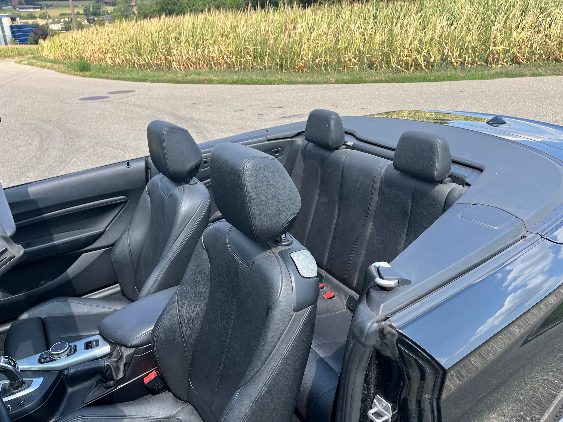 BMW 220i Luxury Line Steptronic-image-11