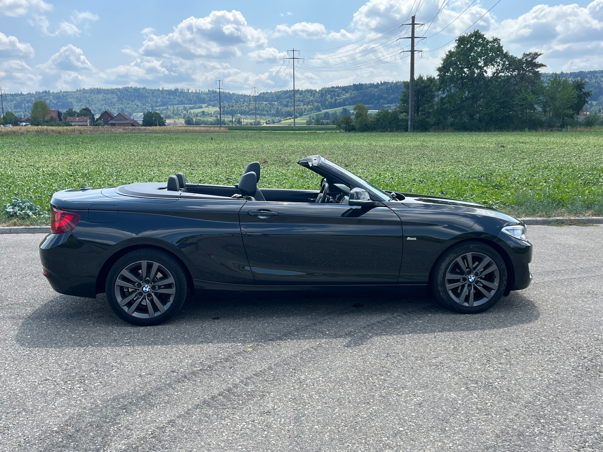 BMW 220i Luxury Line Steptronic-image-1