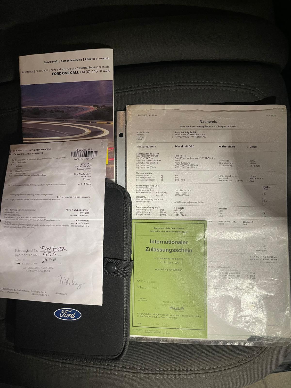 FORD Grand Tourneo Connect 1.5 EcoBlue Titanium Automat-image-17