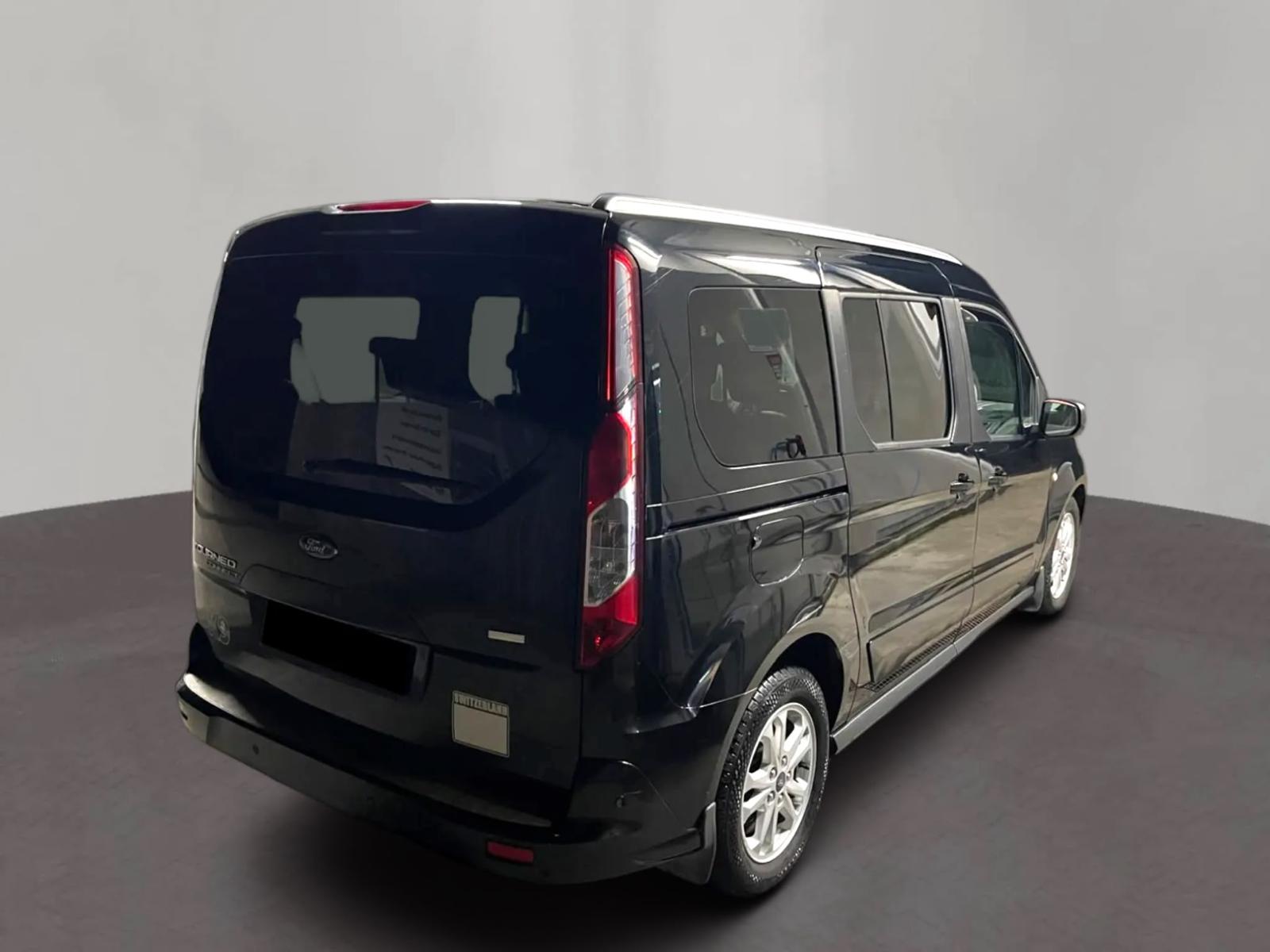 FORD Grand Tourneo Connect 1.5 EcoBlue Titanium Automat-image-3