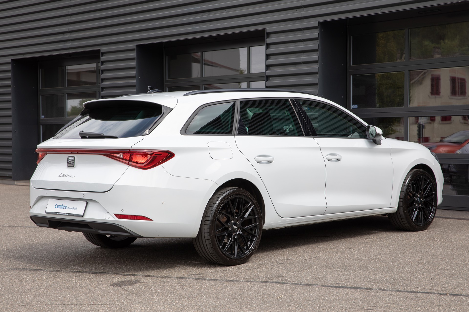 SEAT Leon ST 2.0 TDI EVO DSG Style-image-4