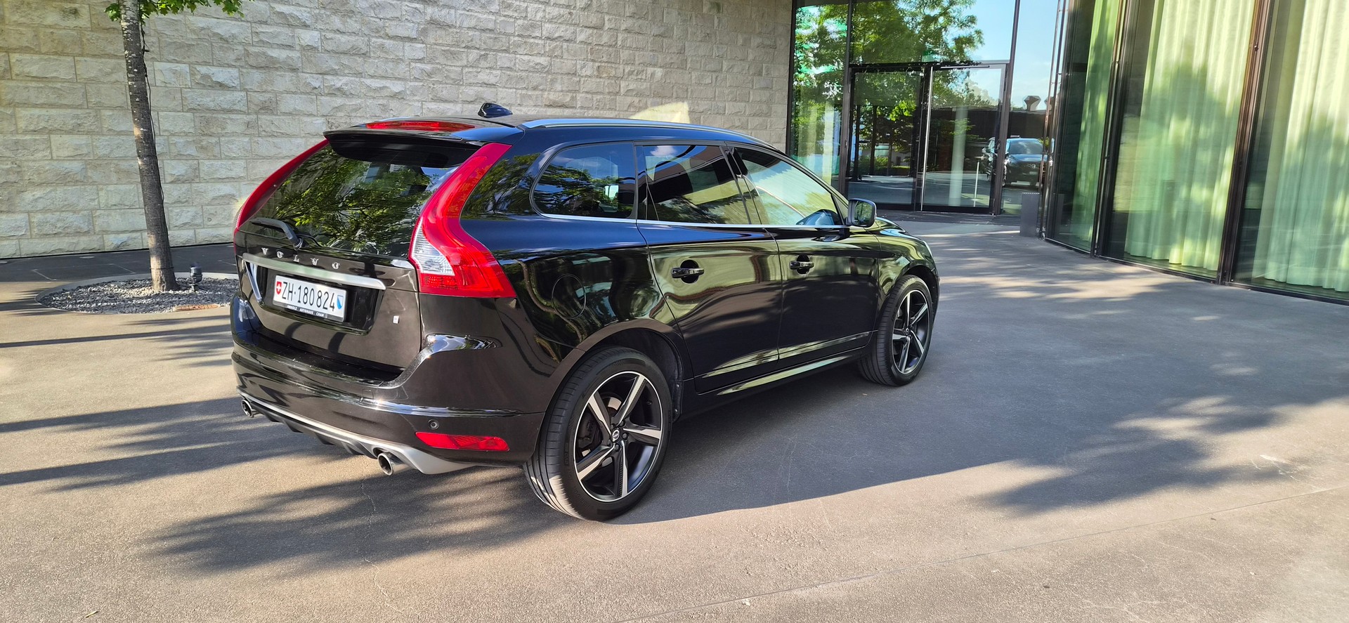 VOLVO 2.0 T6 R-Design AWD, MFK 19.8.26-image-2