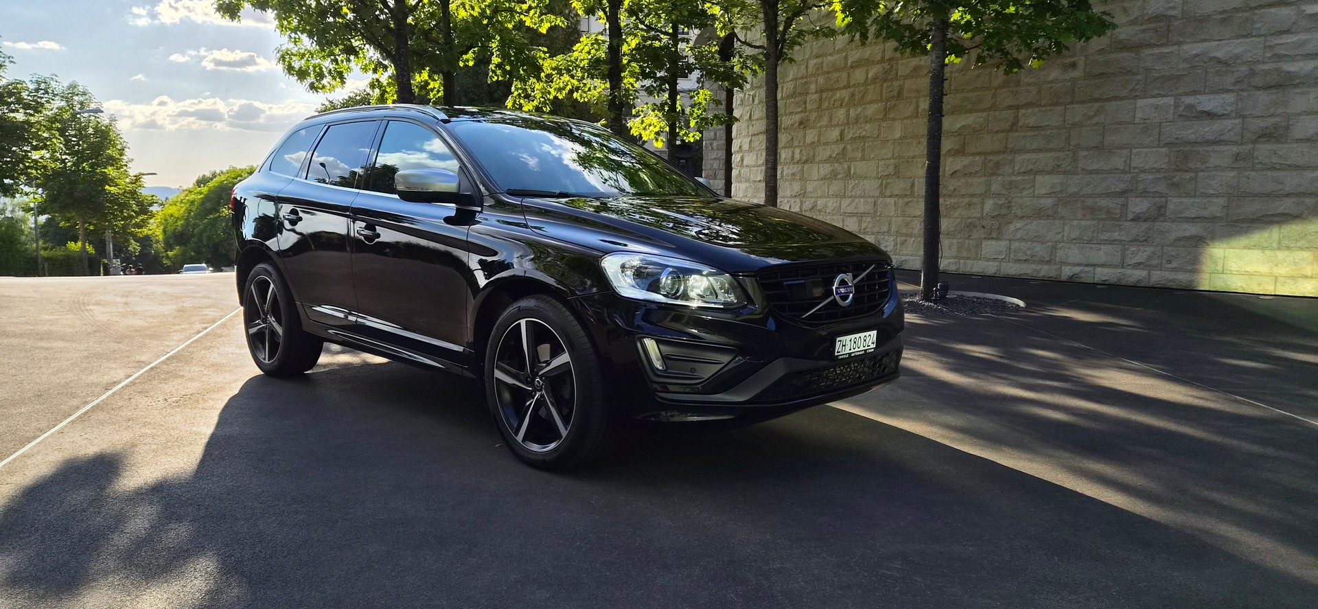 VOLVO 2.0 T6 R-Design AWD, MFK 19.8.26-image-1