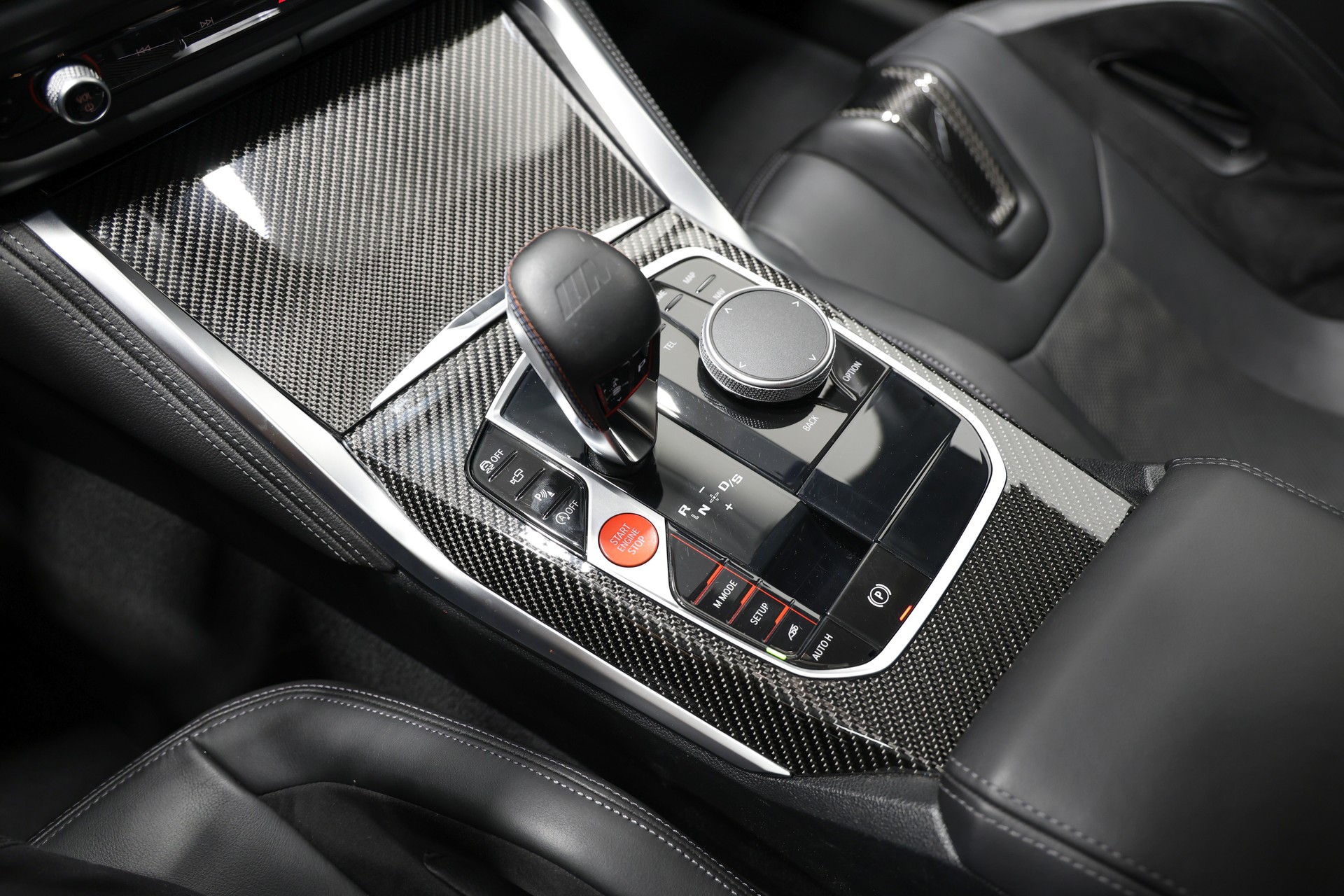 BMW M3 Competition LCI *Individual Dravitgrau*Carbon Exterieur*Carbon Interieur*Carbon Schalensitze*-image-27