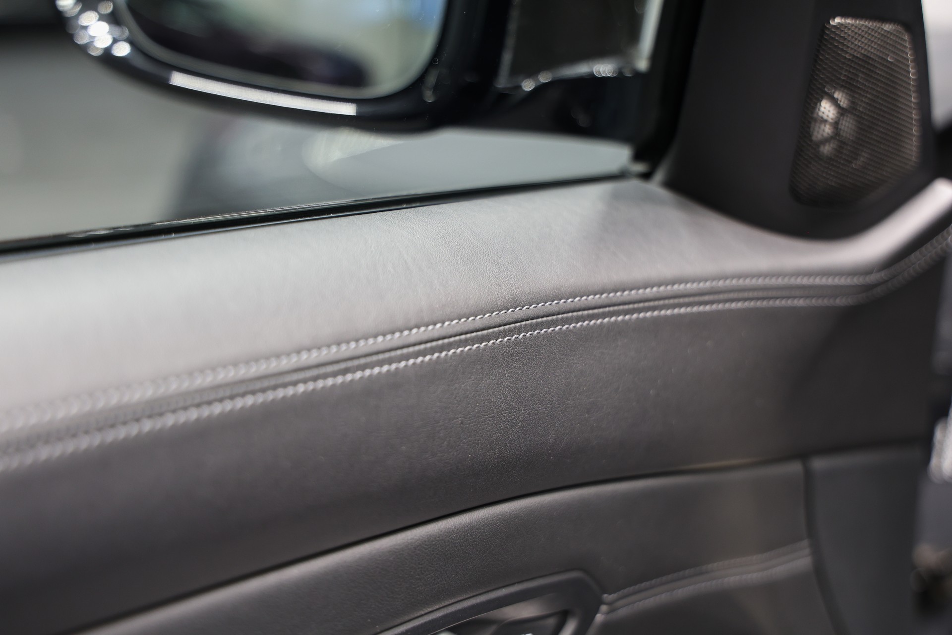 BMW M3 Competition LCI *Individual Dravitgrau*Carbon Exterieur*Carbon Interieur*Carbon Schalensitze*-image-22
