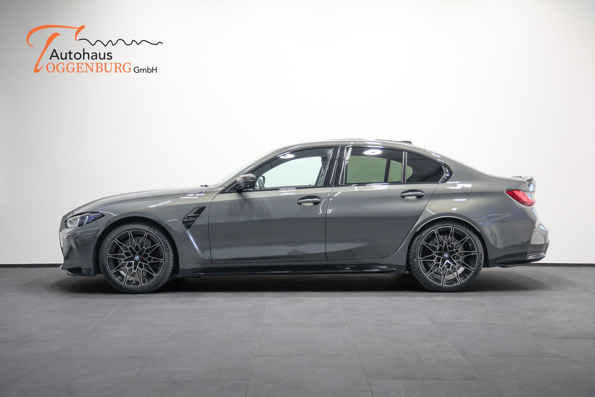 BMW M3 Competition LCI *Individual Dravitgrau*Carbon Exterieur*Carbon Interieur*Carbon Schalensitze*-image-11