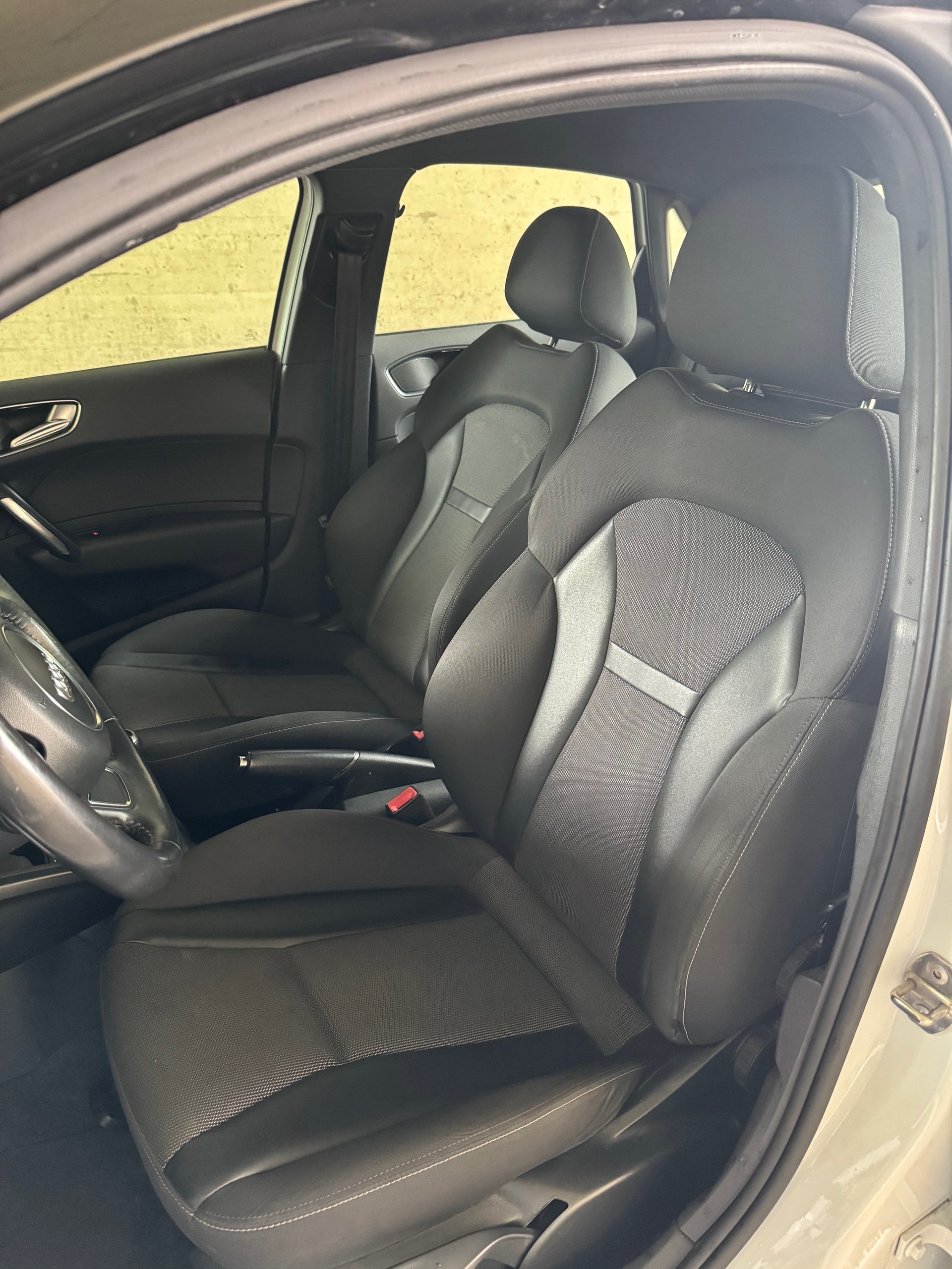 AUDI A1 Sportback 1.6 TDI Ambition-image-3