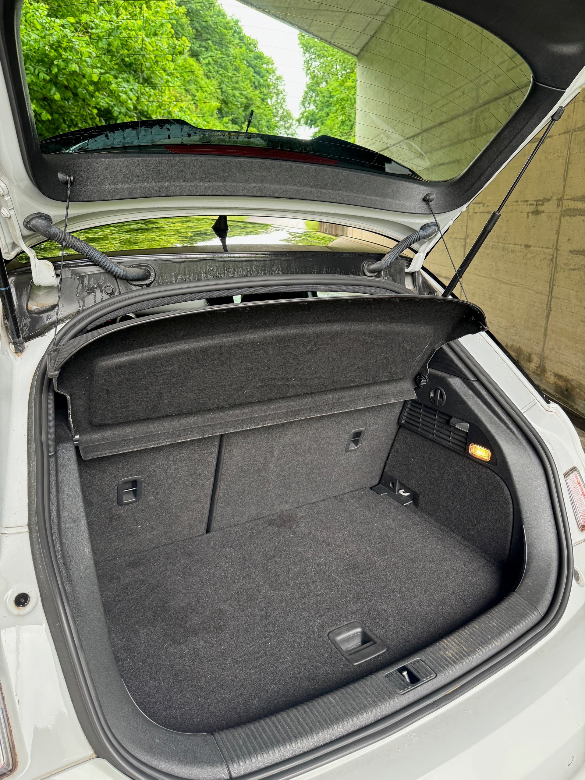 AUDI A1 Sportback 1.6 TDI Ambition-image-5