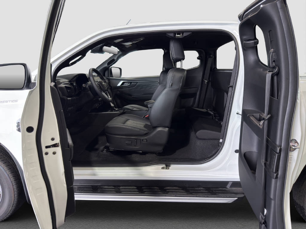 ISUZU D-Max Space Pick-up 2.2 DDi Prestige 4x4-image-7