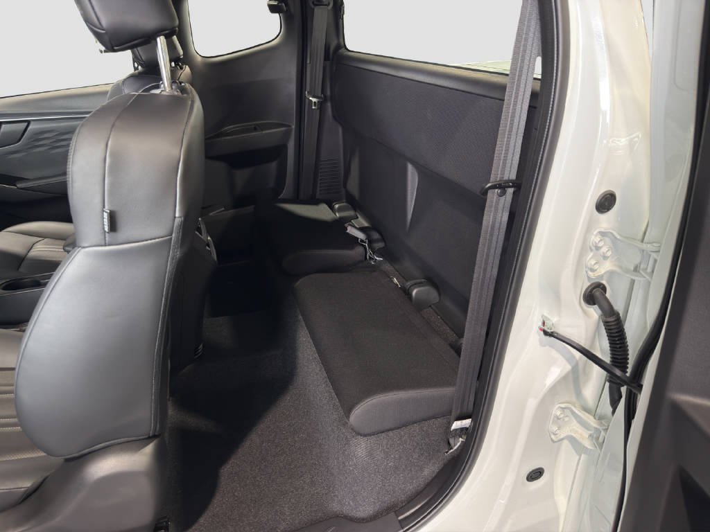 ISUZU D-Max Space Pick-up 2.2 DDi Prestige 4x4-image-13