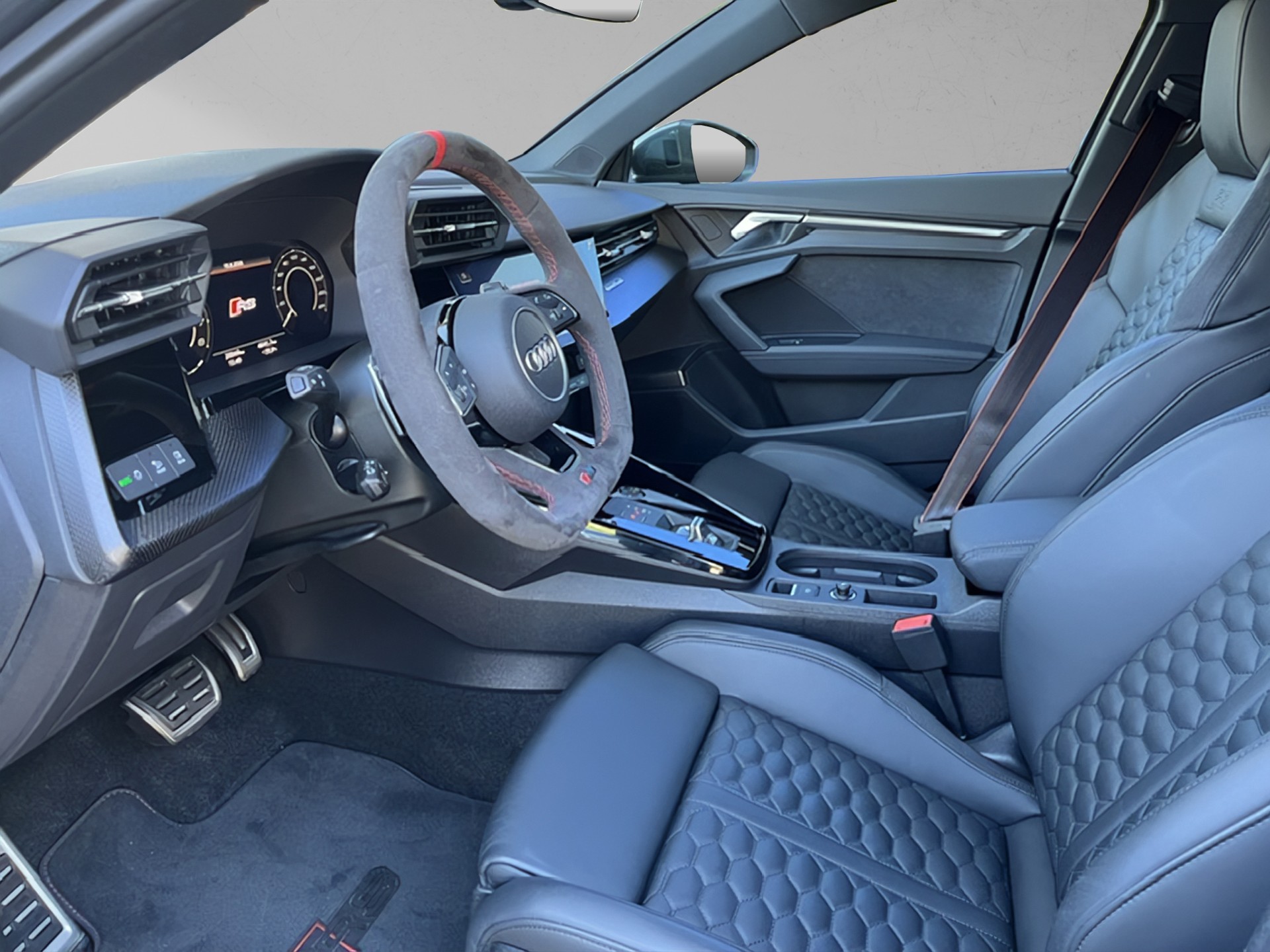 AUDI RS3 Sportback 2.5 TSI quattro S-tronic-image-5