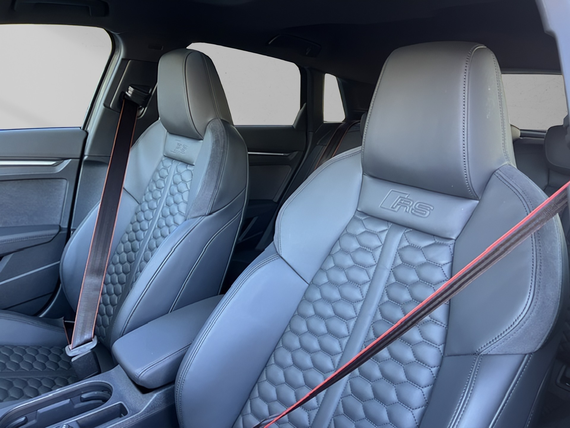 AUDI RS3 Sportback 2.5 TSI quattro S-tronic-image-24