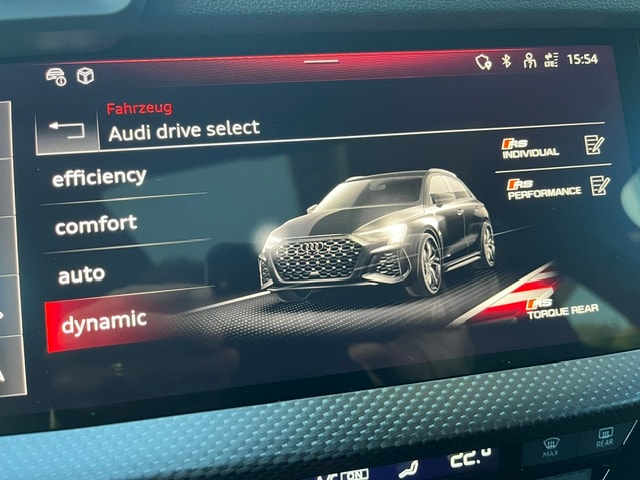 AUDI RS3 Sportback 2.5 TSI quattro S-tronic-image-19